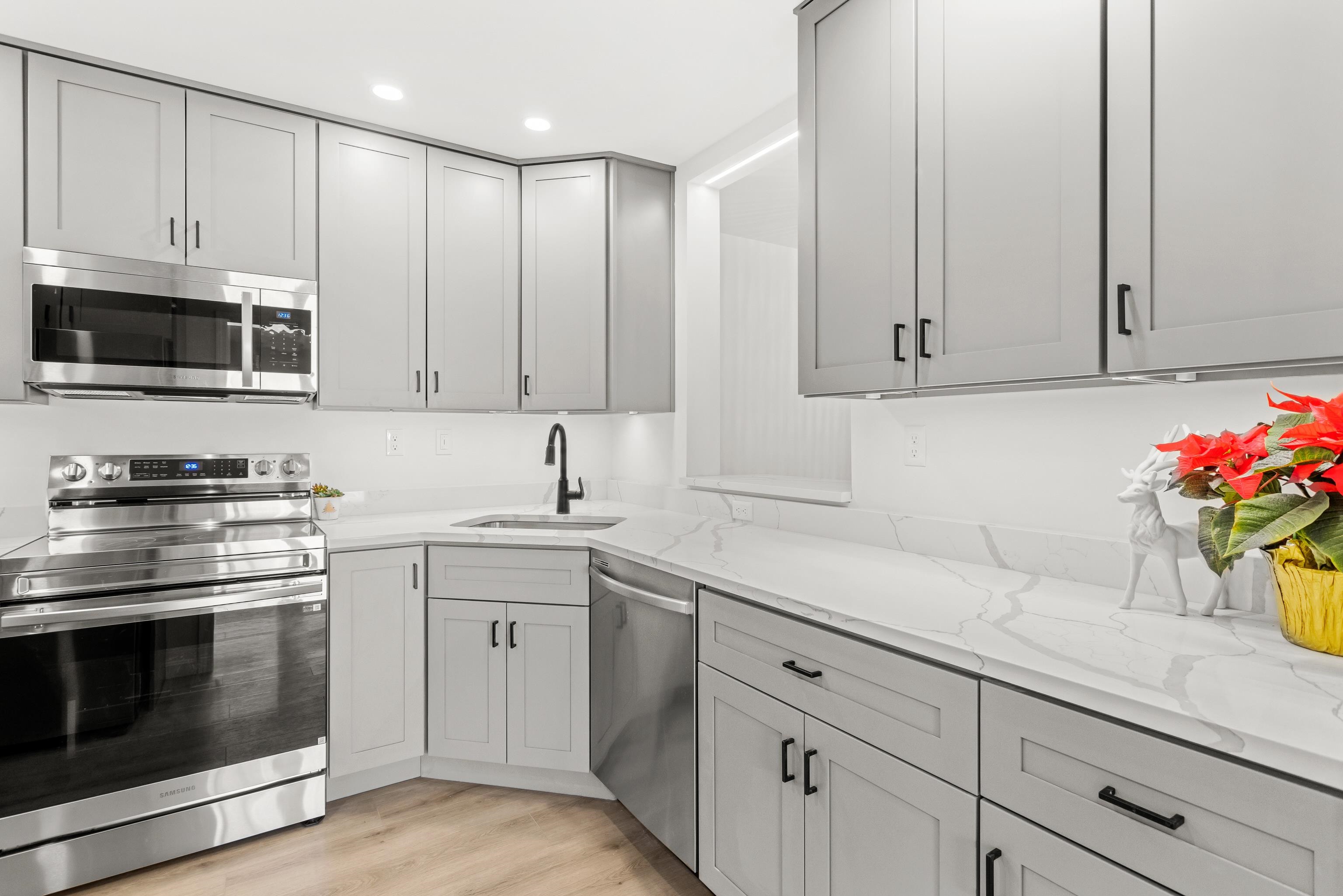 MLS 5071683: 2 Scituate Place-Unit 1, Merrimack NH