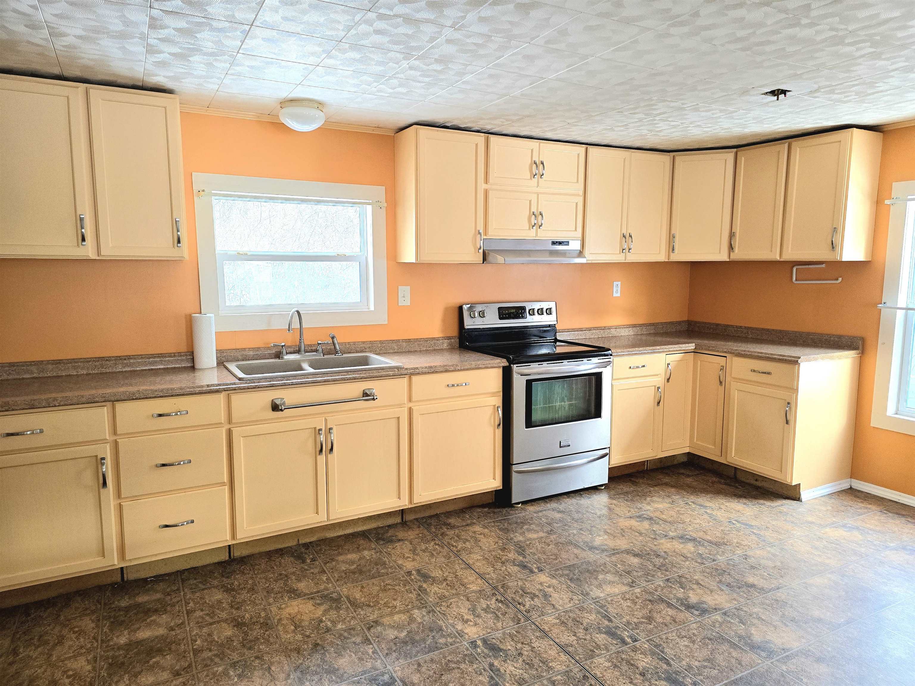 Homes for sale in St. Albans City, VT | 131 Crosby Dr, St. Albans City, VT 05478 | MLS# 5071721