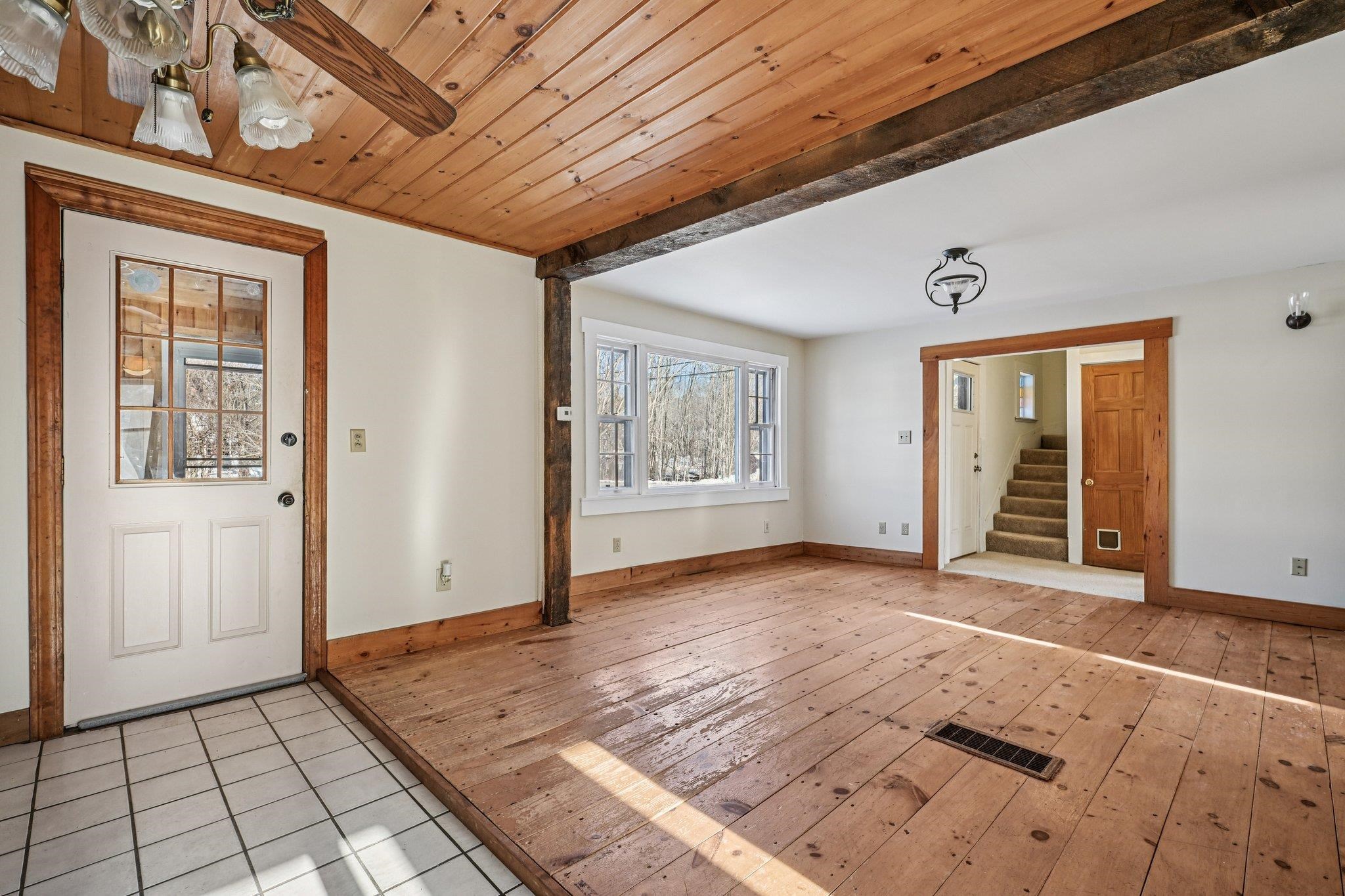 Homes for sale in Fremont, NH | 23 Sandown Rd, Fremont, NH 03044 | MLS# 5071777