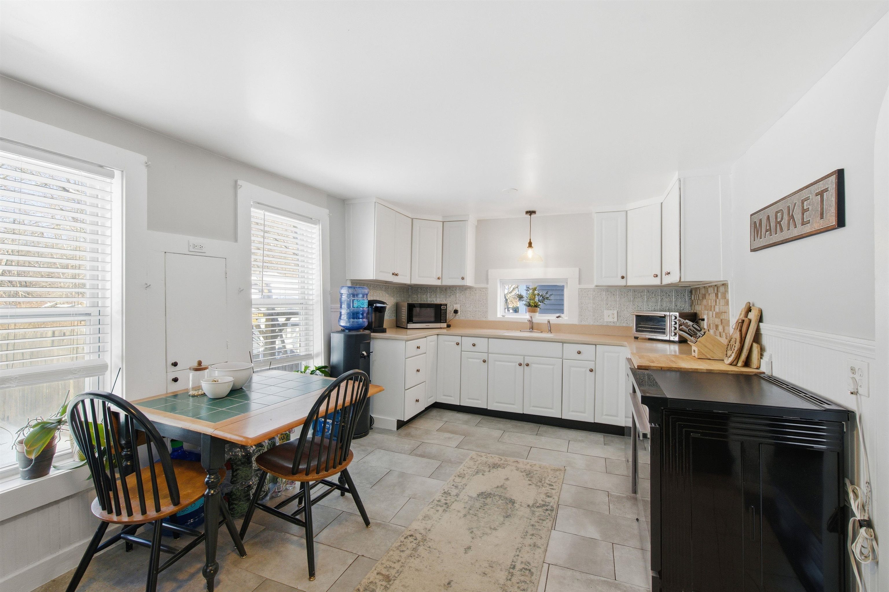 Homes for sale in Derry, NH | 29 Central St, Derry, NH 03038 | MLS# 5071790