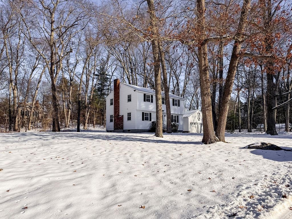 Homes for sale in Hudson, NH | 1 Old Coach Rd, Hudson, NH 03051 | MLS# 5071803