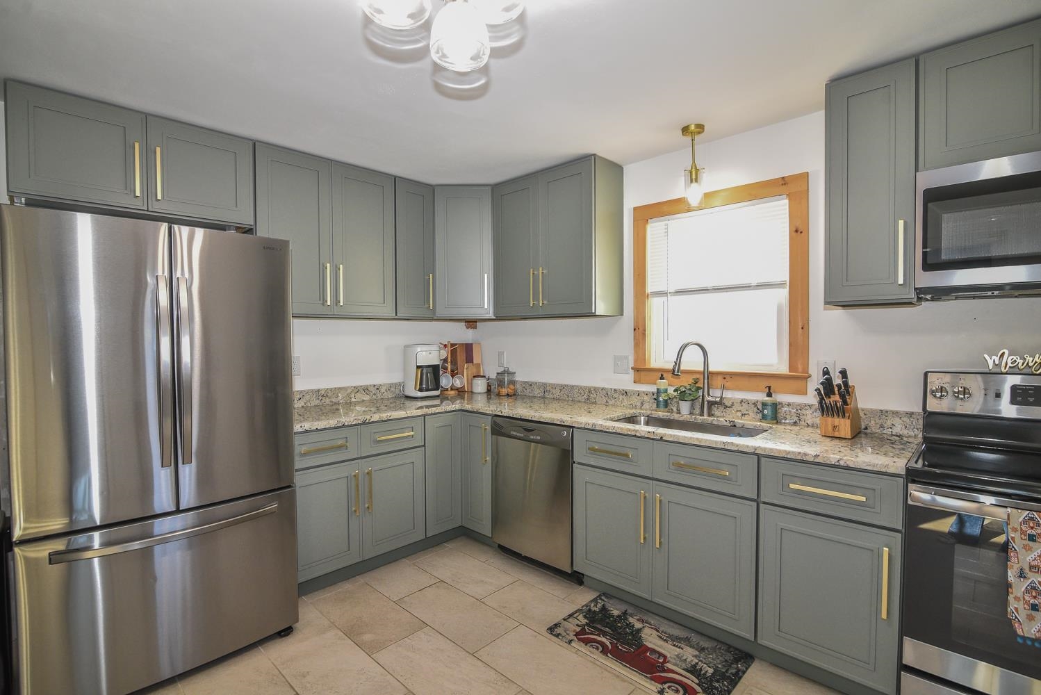 Homes for sale in Manchester, NH | 885 Bridge St, Manchester, NH 03104 | MLS# 5071871