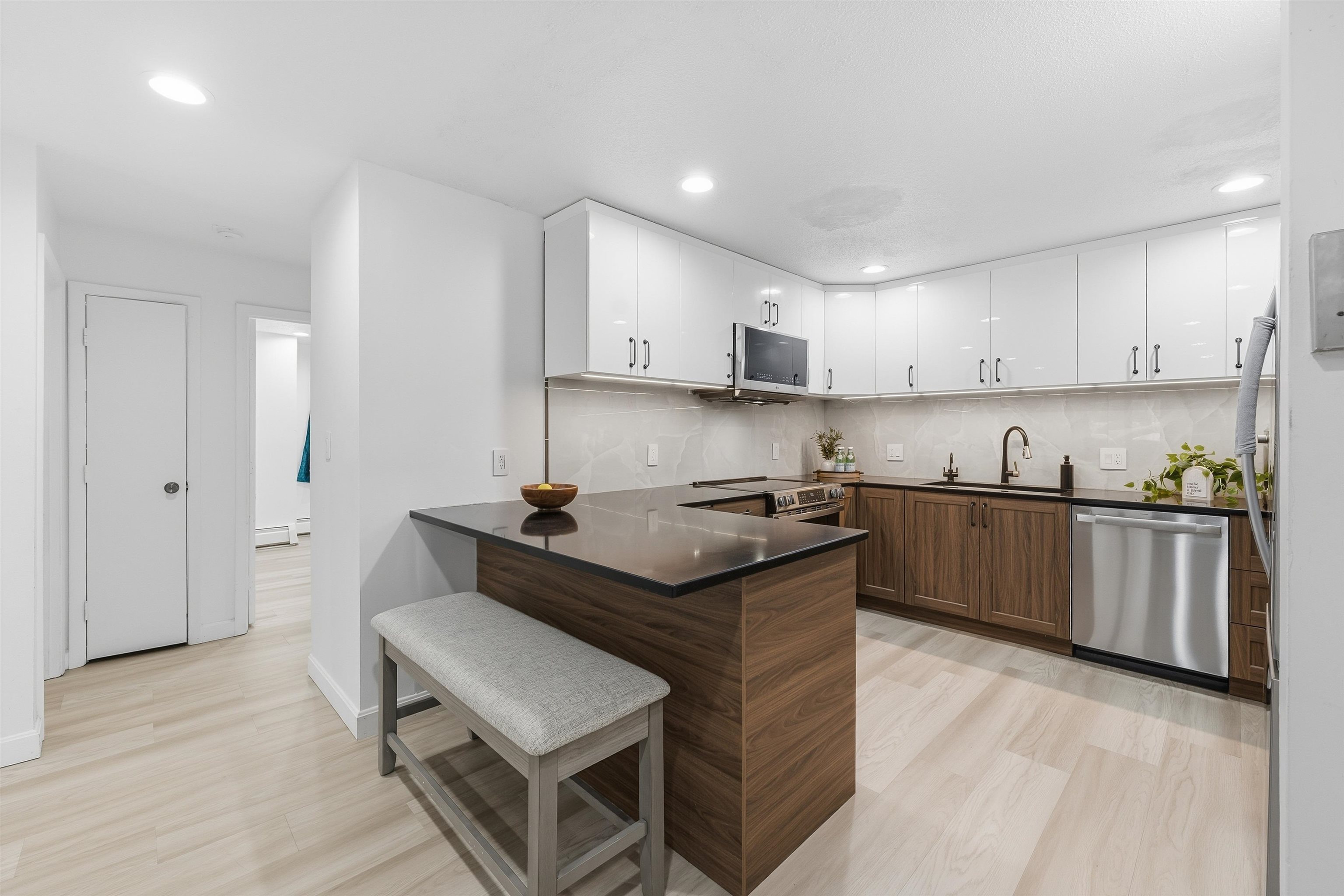 Homes for sale in Nashua, NH | 4 Strawberry Bank Rd #1, Nashua, NH 03062 | MLS# 5071874