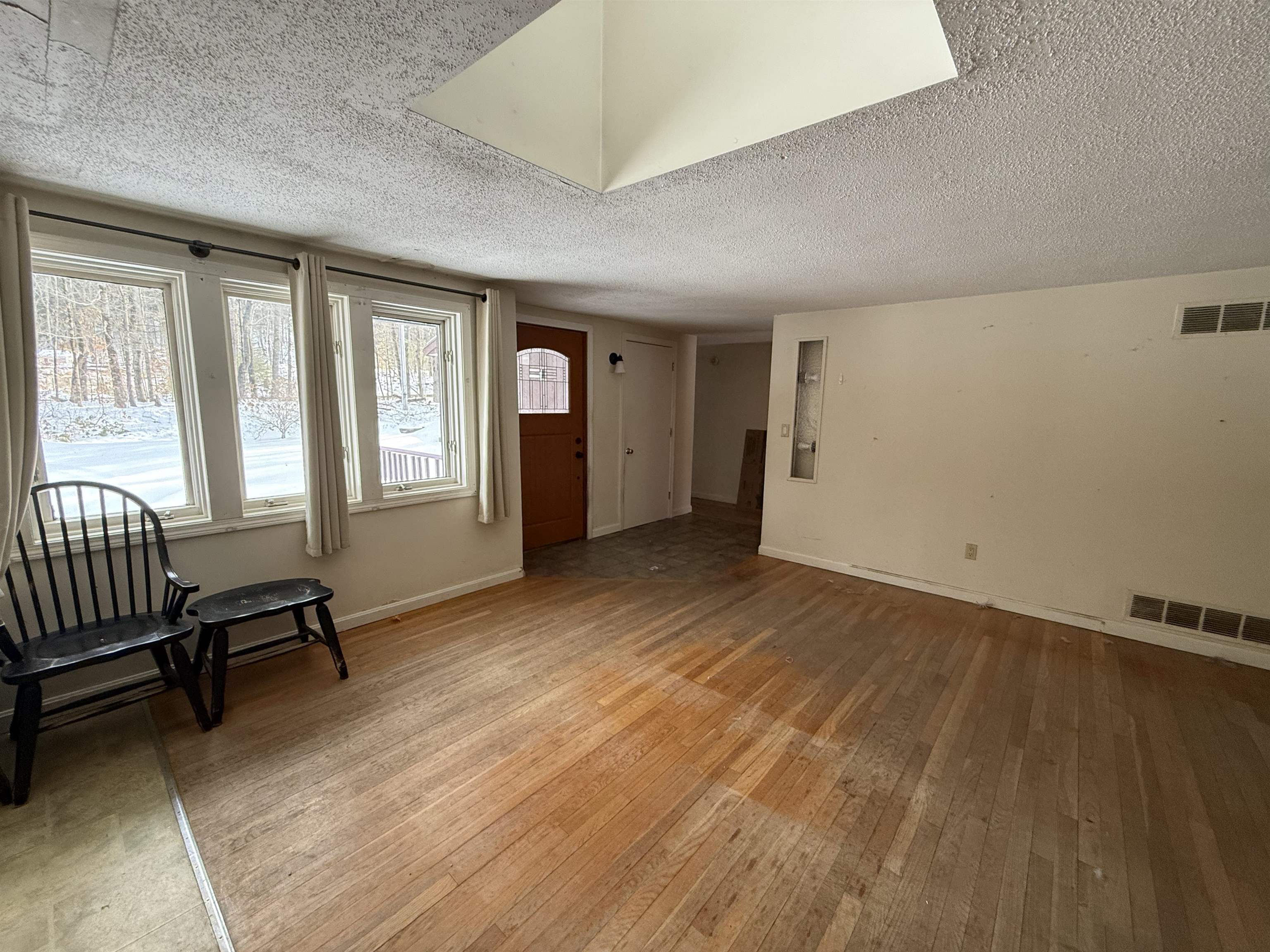 Homes for sale in New Boston, NH | 256 Middle Branch Rd, New Boston, NH 03070 | MLS# 5071889