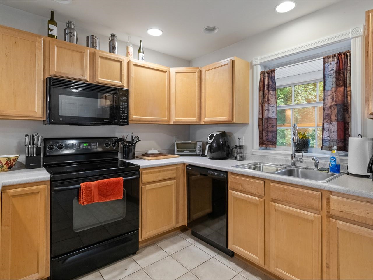 Homes for sale in Winooski, VT | 11 Leclair St, Winooski, VT 05404 | MLS# 5071913