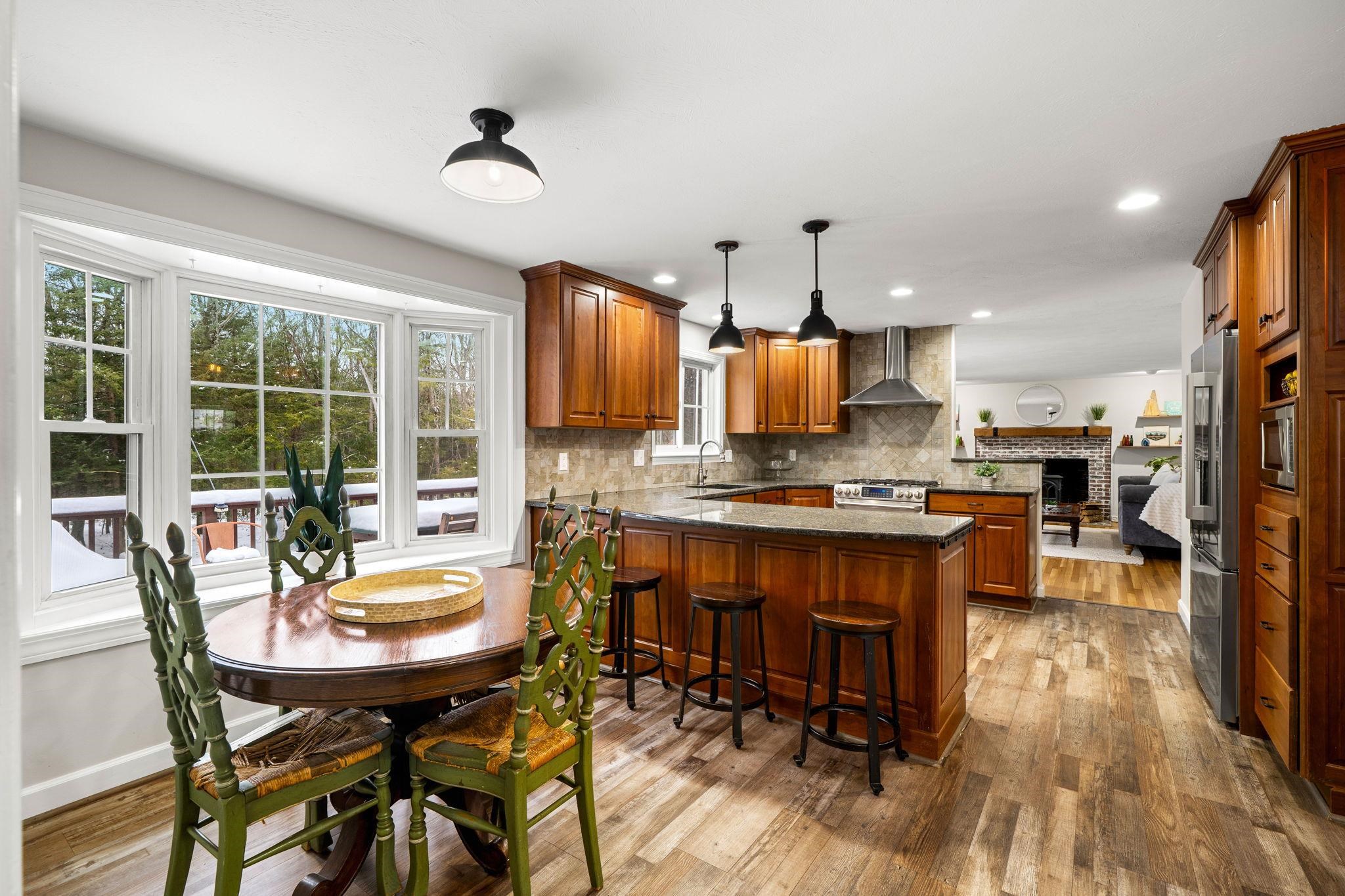 Homes for sale in Bedford, NH | 17 Oriole Dr, Bedford, NH 03110 | MLS# 5071931