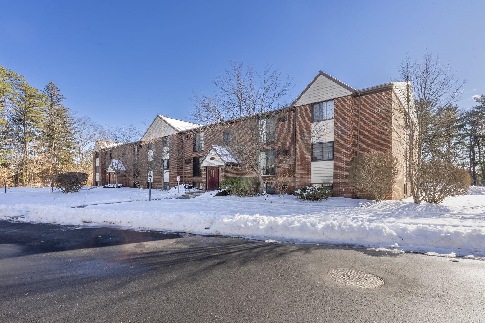 Homes for sale in Manchester, NH | 12 English Village Rd #201, Manchester, NH 03102 | MLS# 5071942