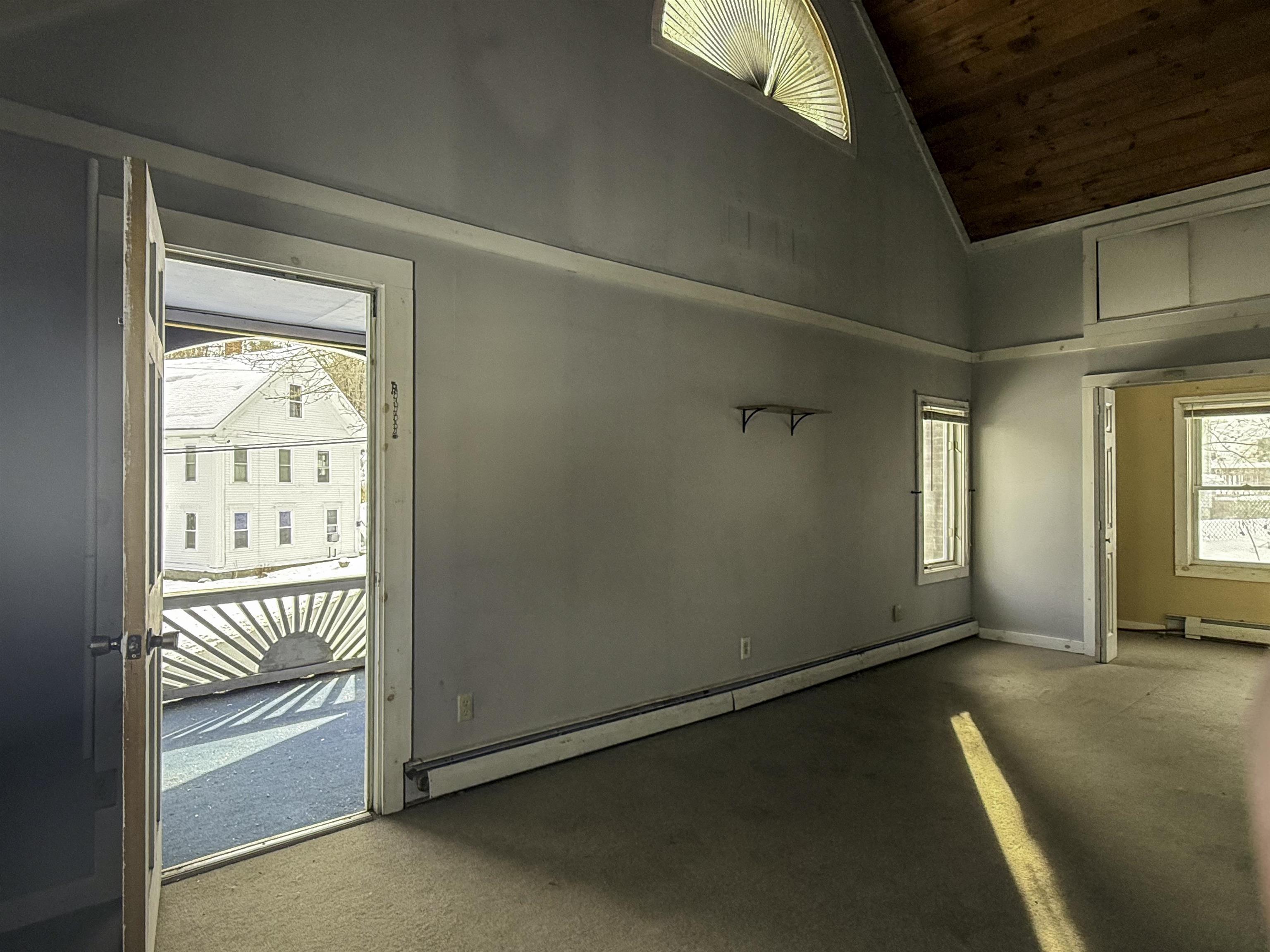 Spacious Primary with Ensuite Ba and Balcony 24530153