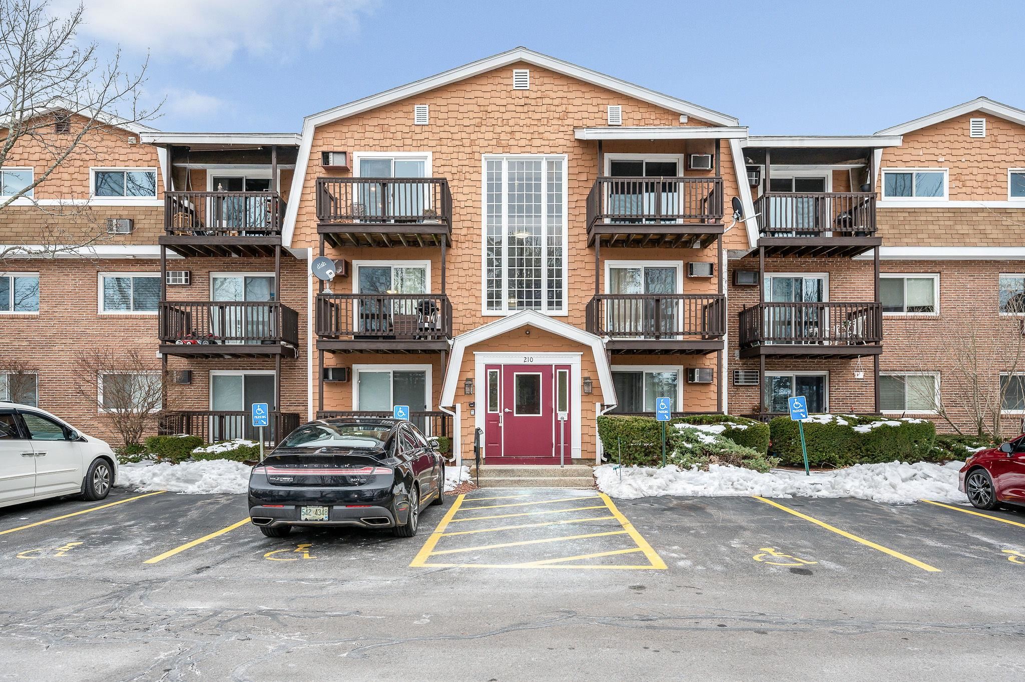 Homes for sale in Nashua, NH | 210 Brook Village Rd #38, Nashua, NH 03062 | MLS# 5072017