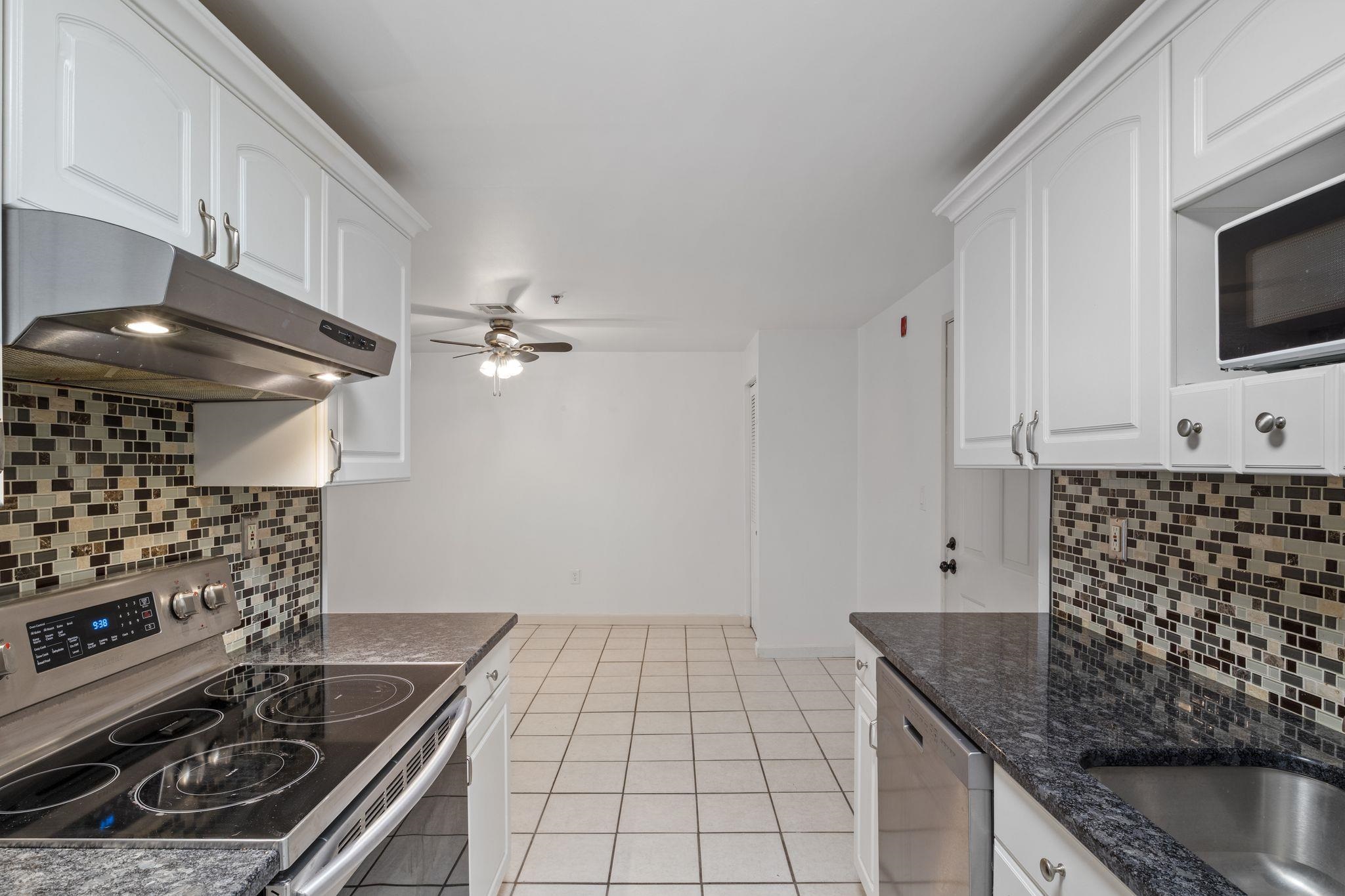 Homes for sale in Hudson, NH | 526 Abbott Farm Ln, Hudson, NH 03051 | MLS# 5072021