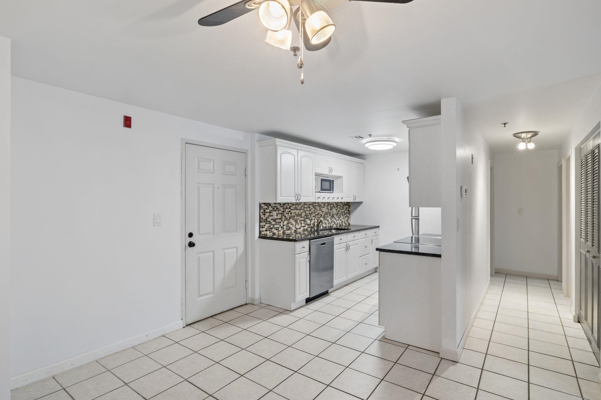 Homes for sale in Hudson, NH | 526 Abbott Farm Ln, Hudson, NH 03051 | MLS# 5072021