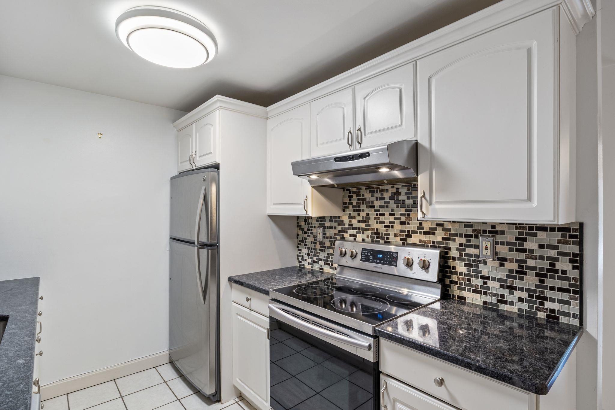 Homes for sale in Hudson, NH | 526 Abbott Farm Ln, Hudson, NH 03051 | MLS# 5072021