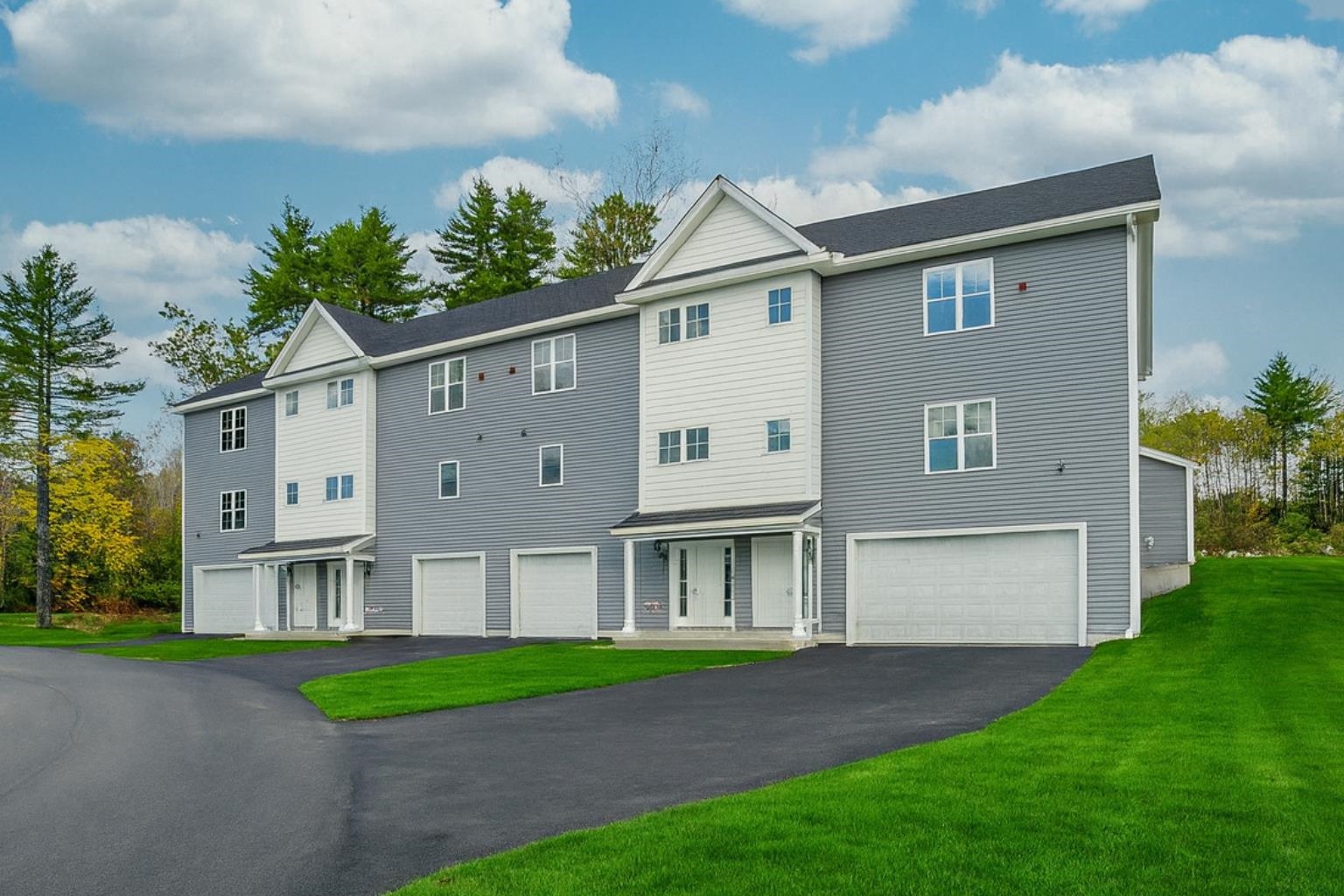 19 Autumn Ln, Raymond, NH 03077