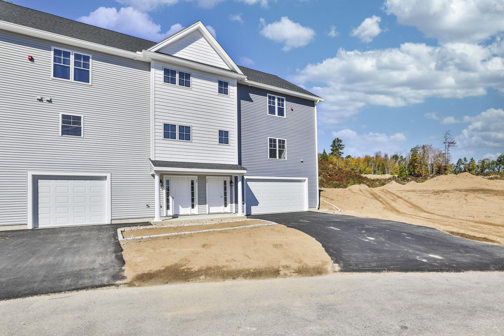 19 Autumn Ln, Raymond, NH 03077