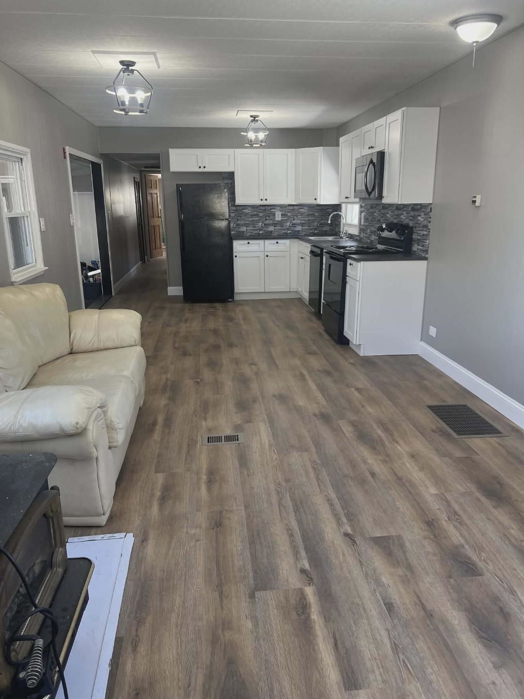 Homes for sale in Exeter, NH | 208 Robin Hood Dr, Exeter, NH 03833 | MLS# 5072108