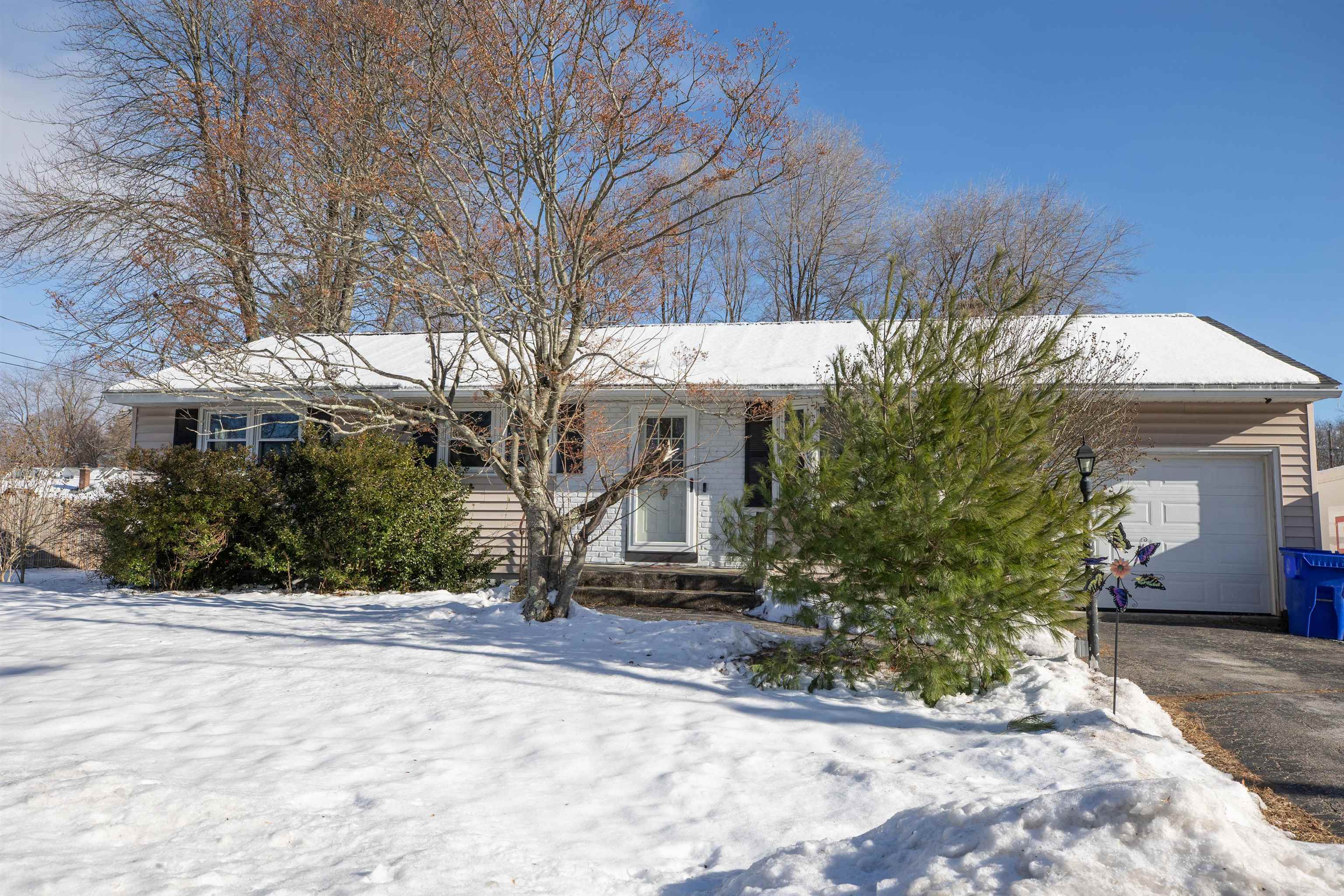 Homes for sale in Manchester, NH | 75 Huntington Ave, Manchester, NH 03109 | MLS# 5072117