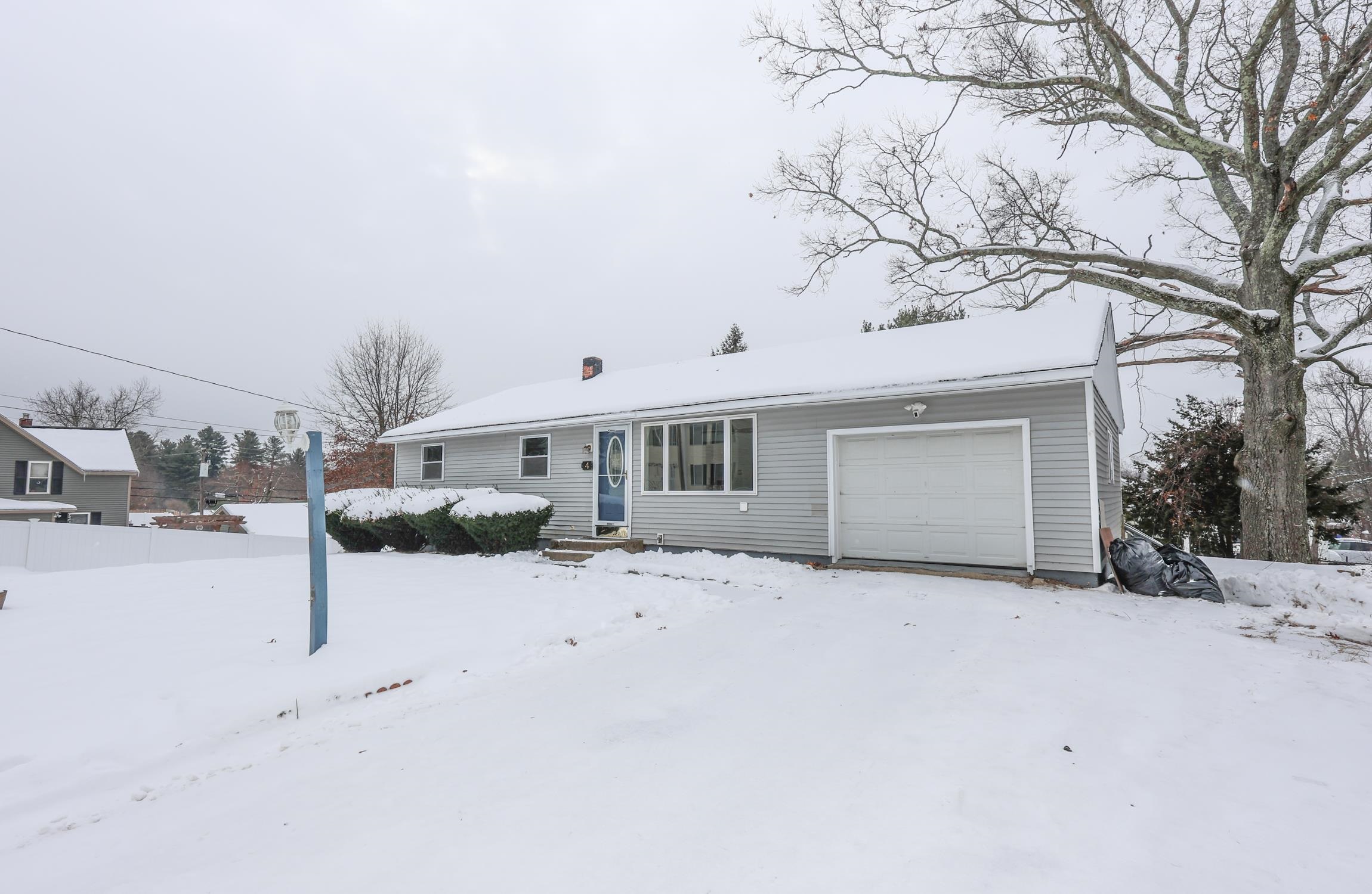 Homes for sale in Hudson, NH | 4 E St, Hudson, NH 03051 | MLS# 5072121