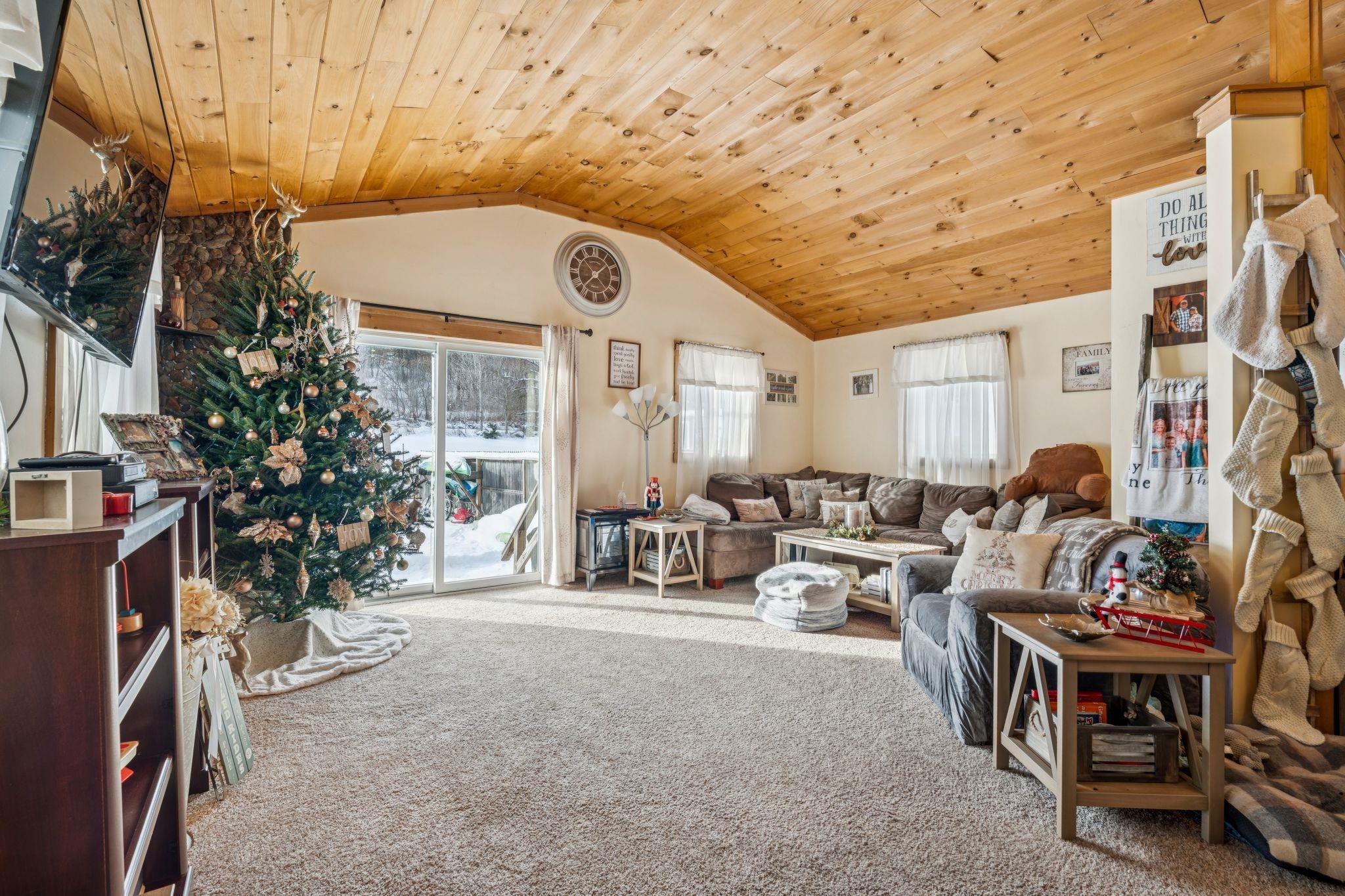 Homes for sale in Royalton, VT | 724 South Windsor St, Royalton, VT 05068 | MLS# 5072263