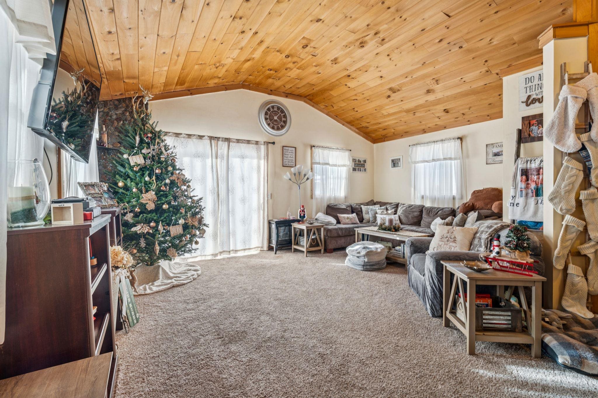 Homes for sale in Royalton, VT | 724 South Windsor St, Royalton, VT 05068 | MLS# 5072263