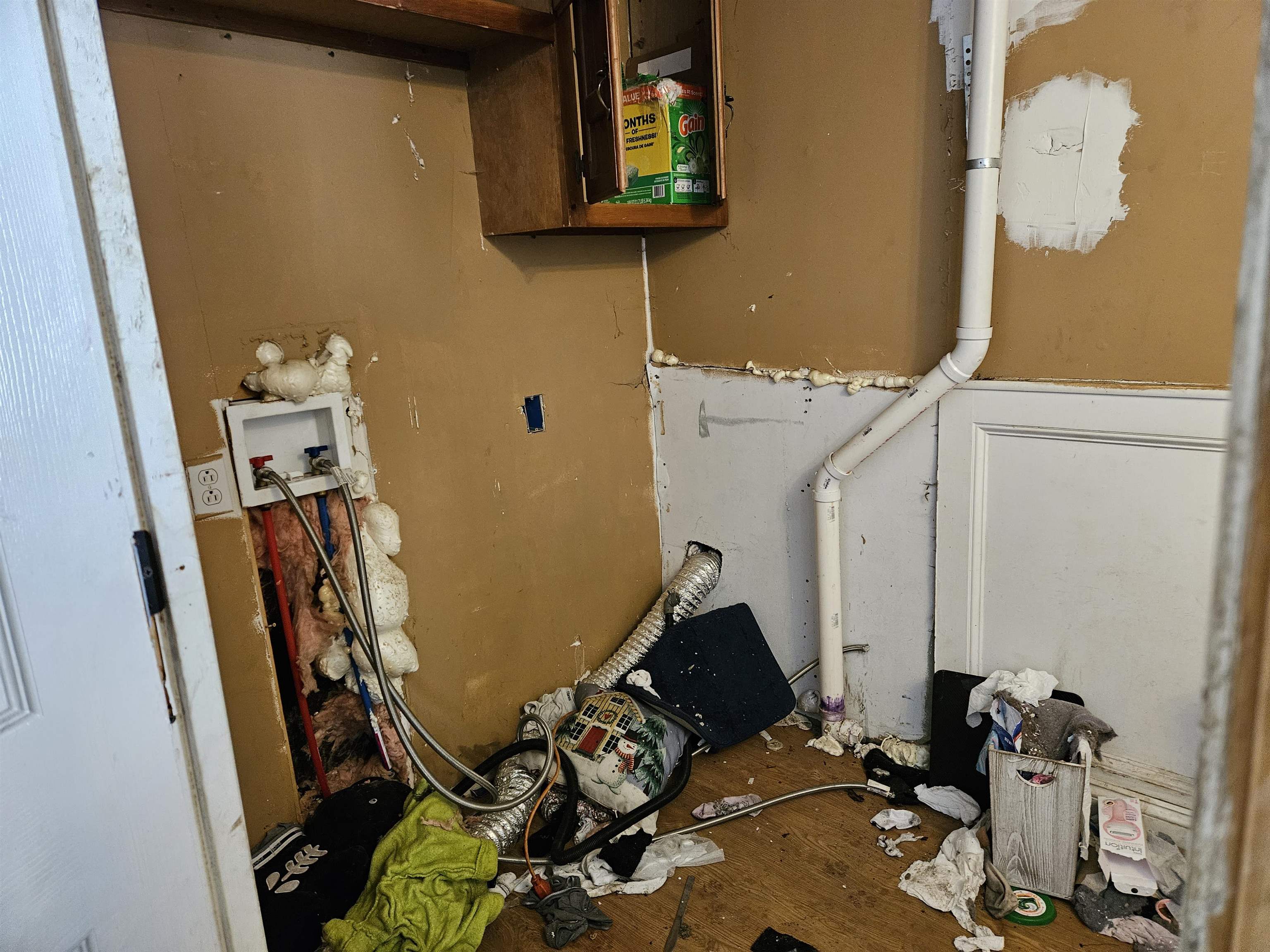 Homes for sale in Claremont, NH | 409 Sullivan St, Claremont, NH 03743 | MLS# 5072270