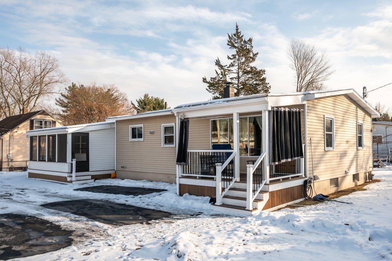 Homes for sale in Nashua, NH | 172 Ledge St, Nashua, NH 03060 | MLS# 5072302