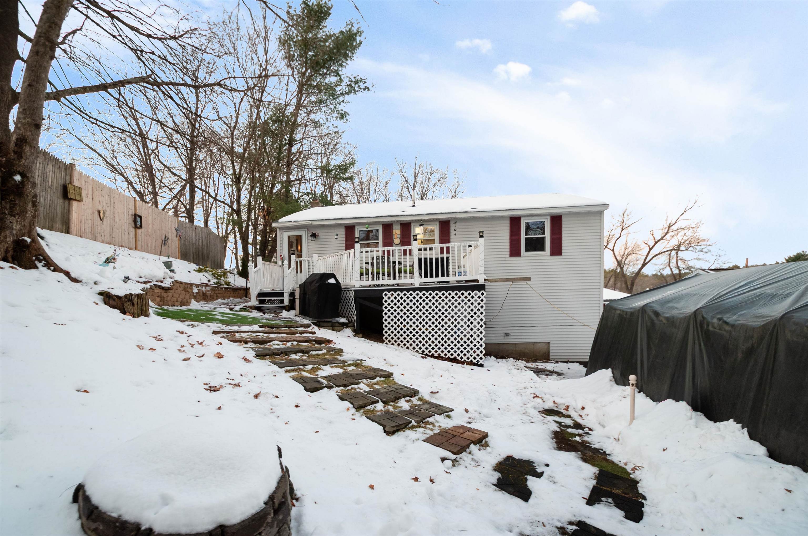 81 Theophile St, Manchester, NH 03102