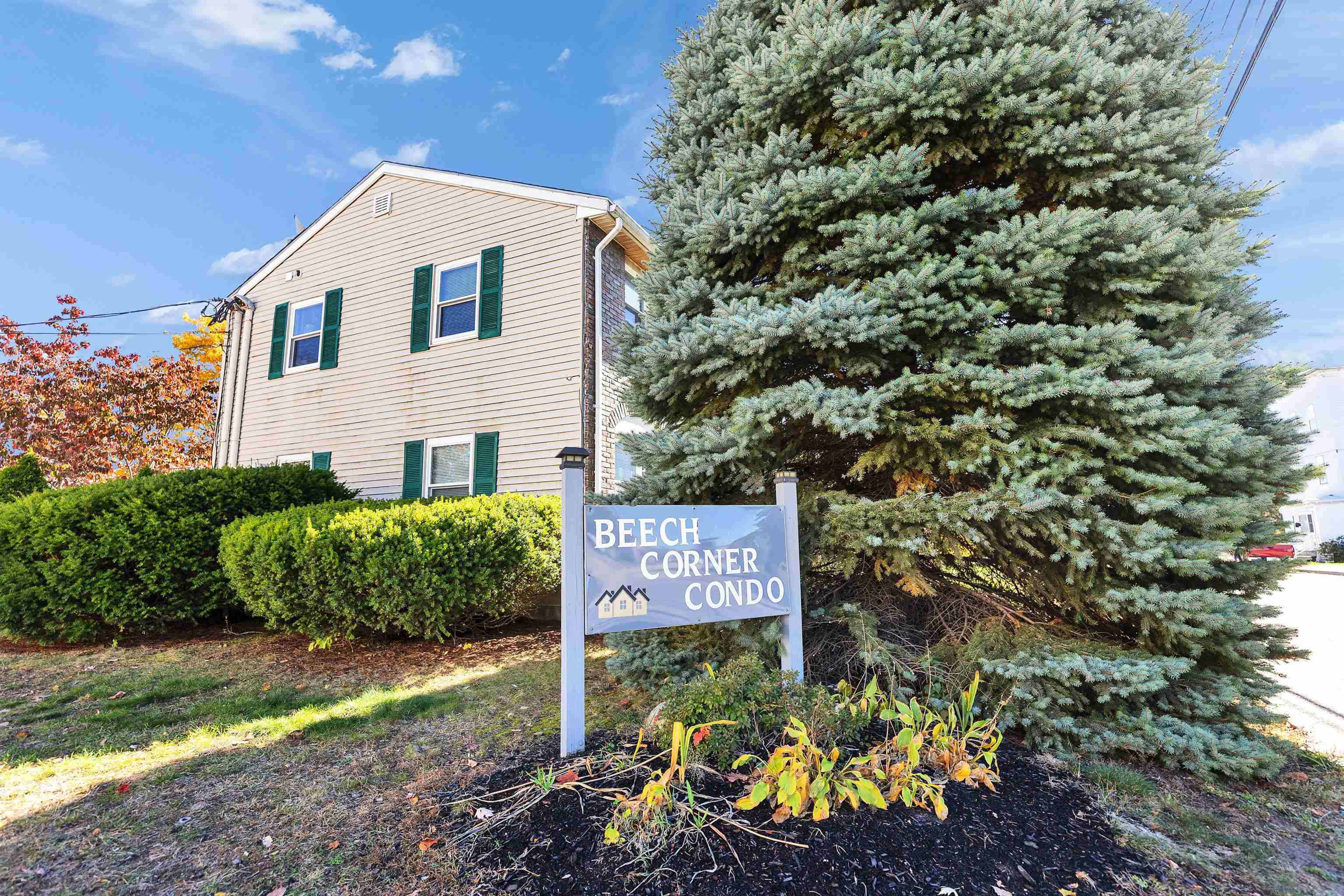 Homes for sale in Manchester, NH | 147 Beech St, Manchester, NH 03103 | MLS# 5072359