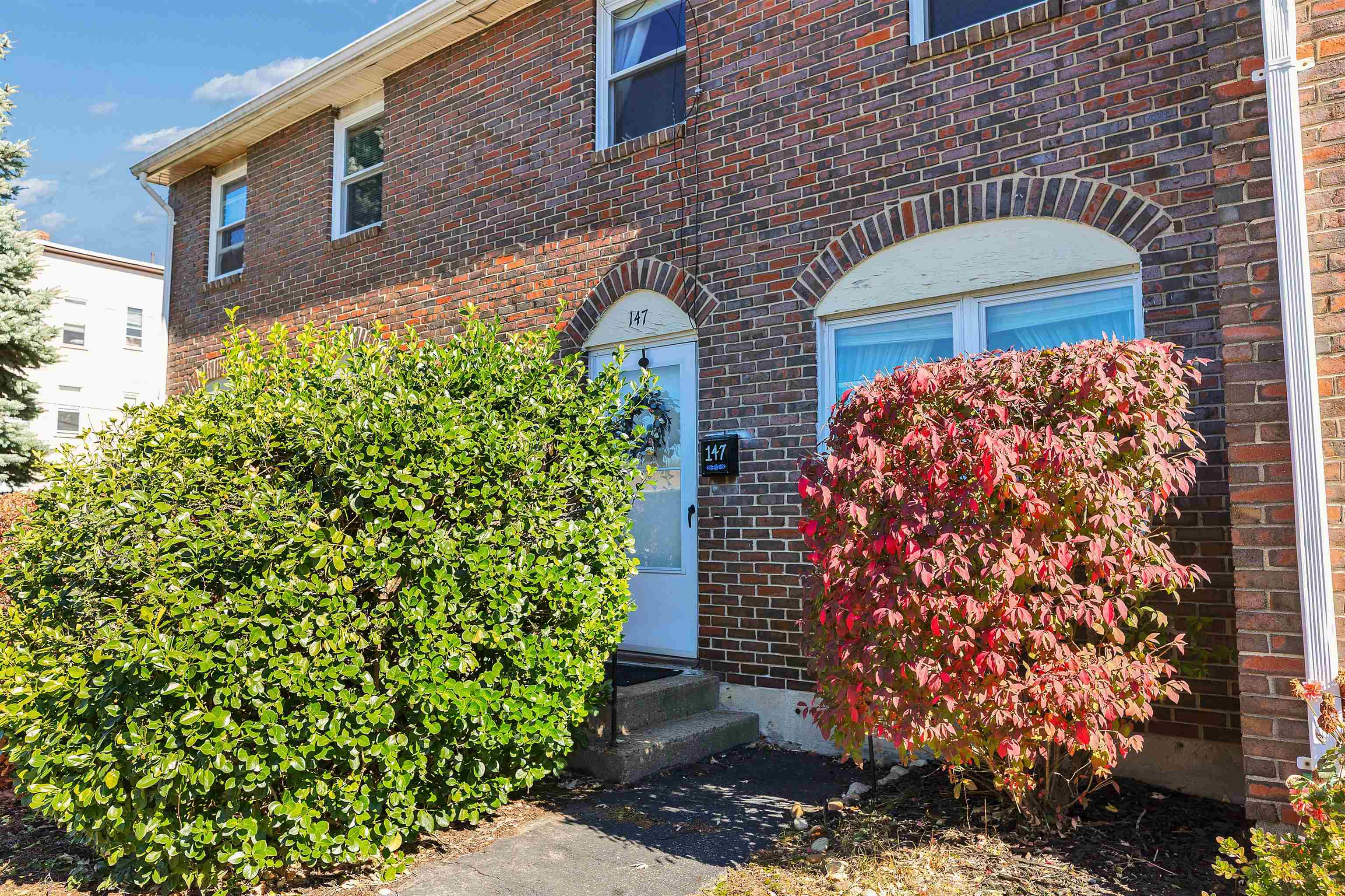 Homes for sale in Manchester, NH | 147 Beech St, Manchester, NH 03103 | MLS# 5072359