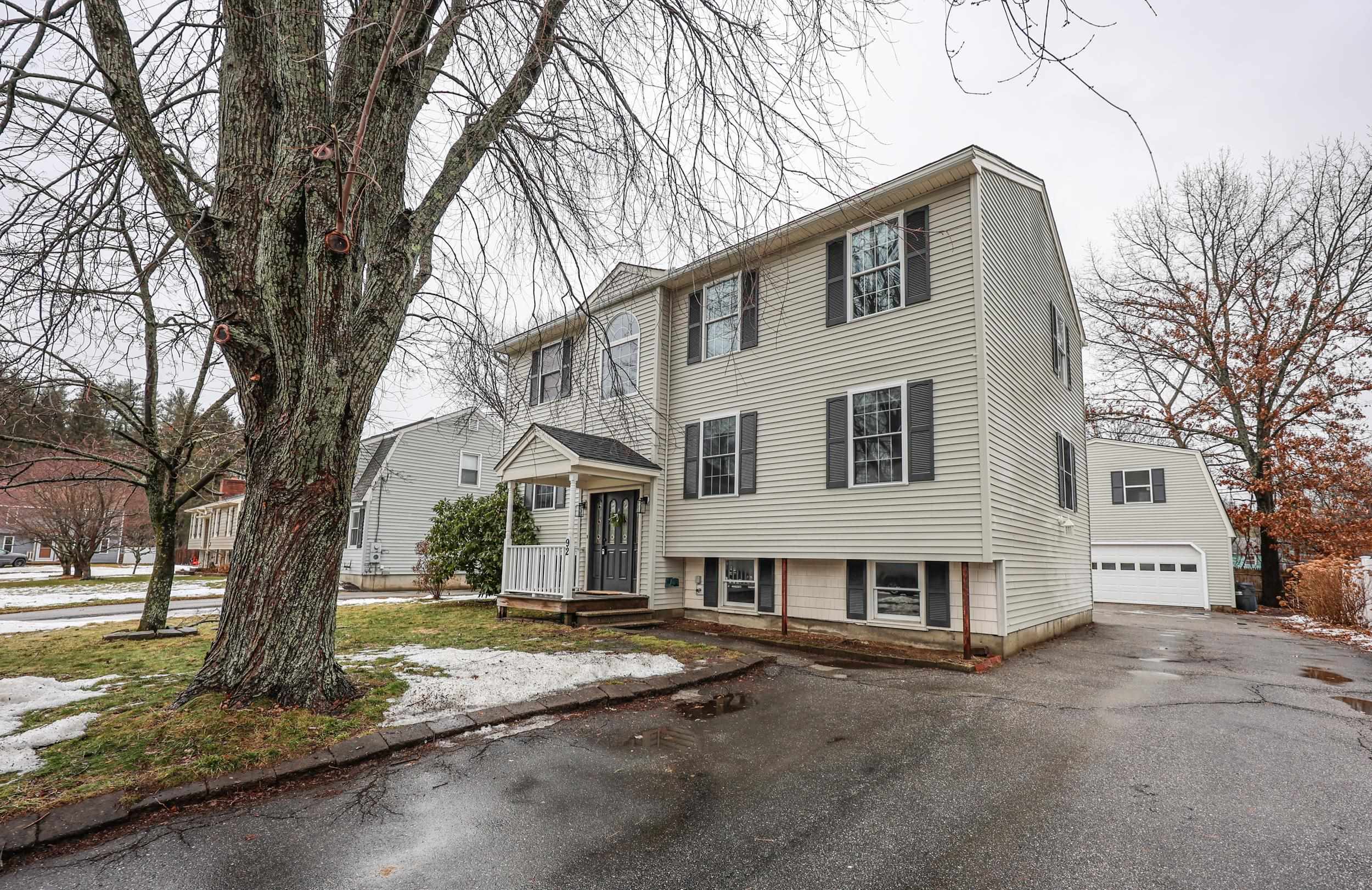 Homes for sale in Manchester, NH | 92 Roseanne Ln, Manchester, NH 03103 | MLS# 5072443