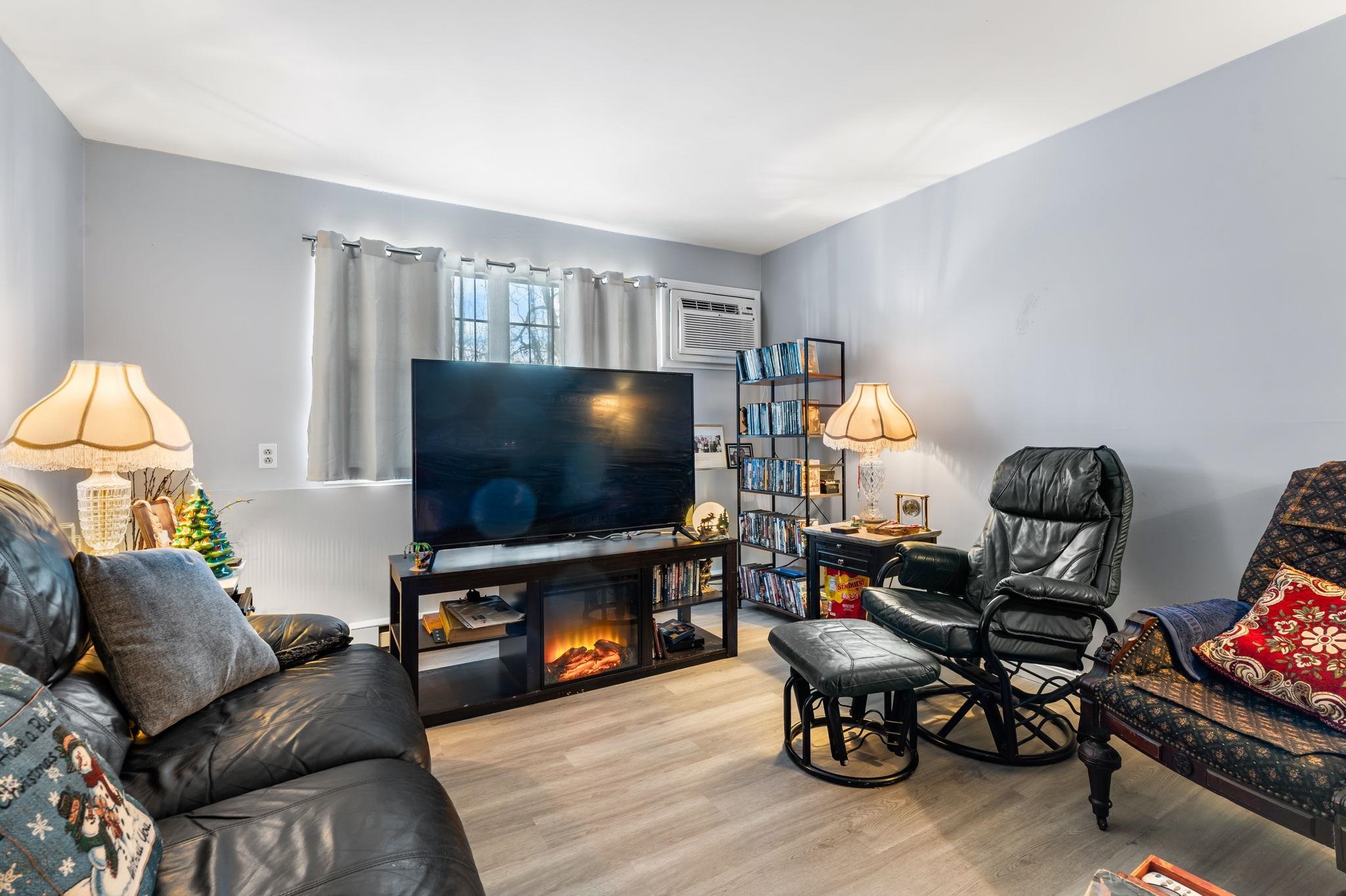 Homes for sale in Concord, NH | 12 E Side Dr #106, Concord, NH 03301 | MLS# 5072454