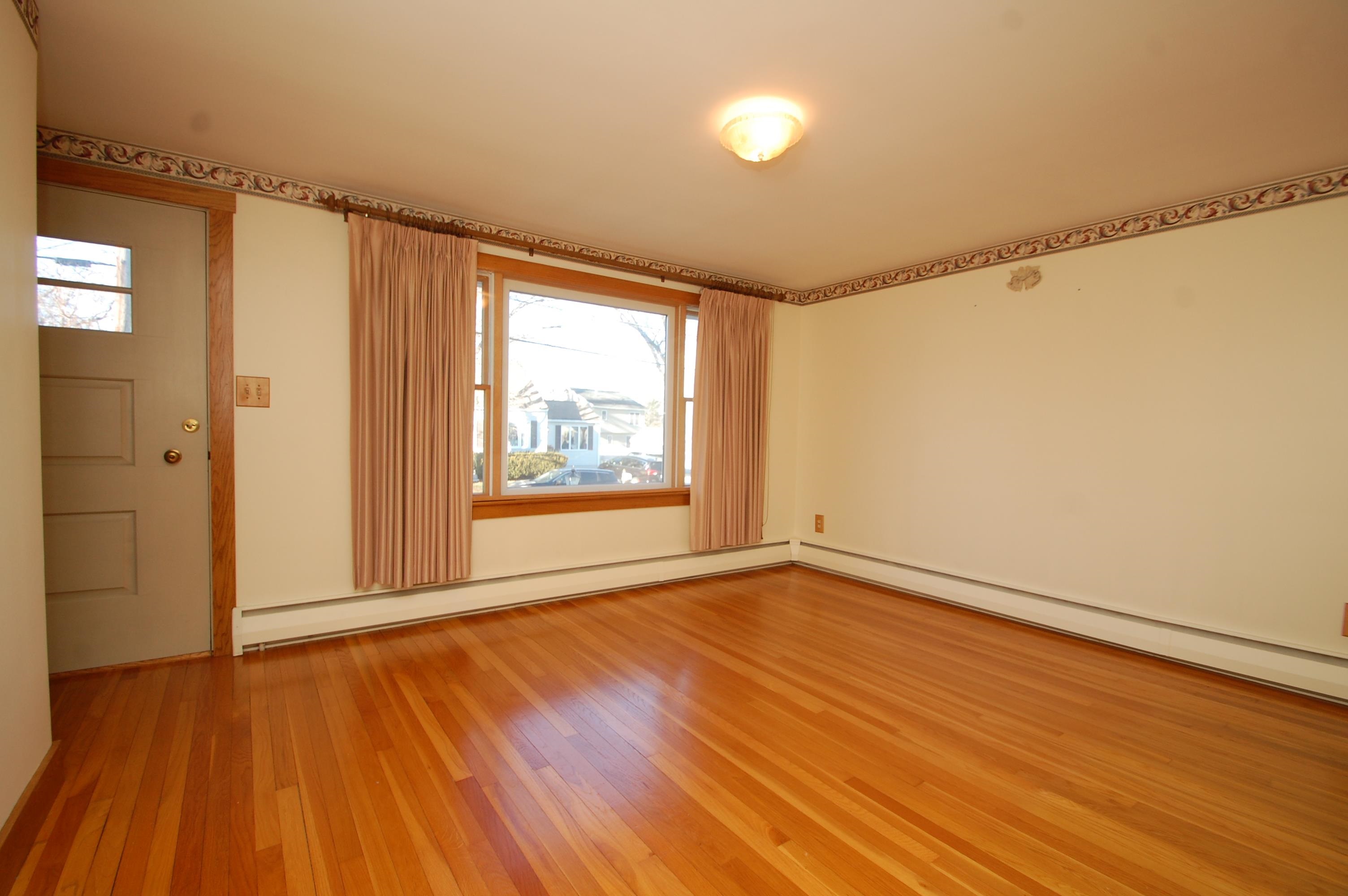 Homes for sale in Goffstown, NH | 59 Fairview St, Goffstown, NH 03045 | MLS# 5072542