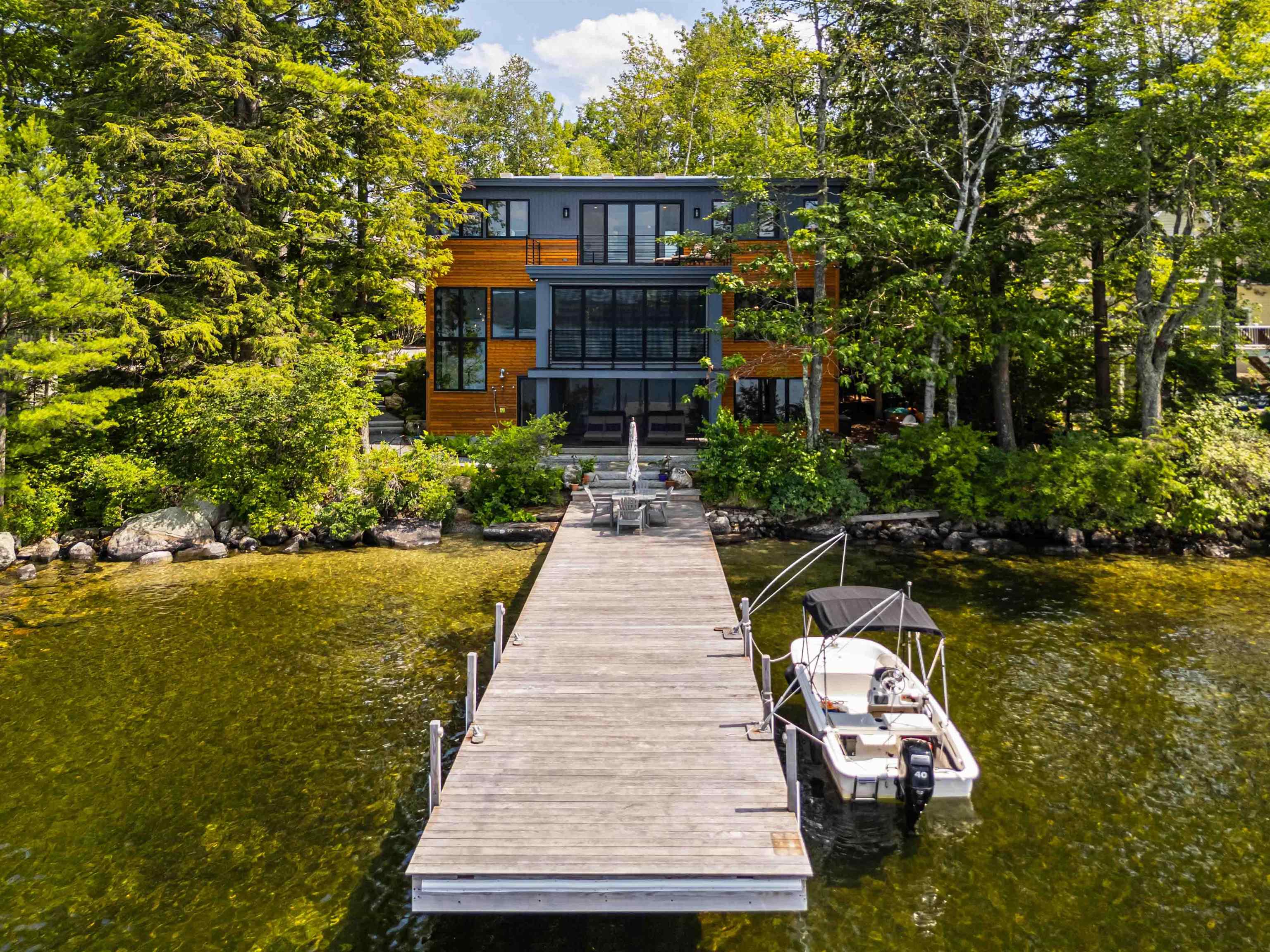 25 Birch Point Ln, Sunapee, NH 03782