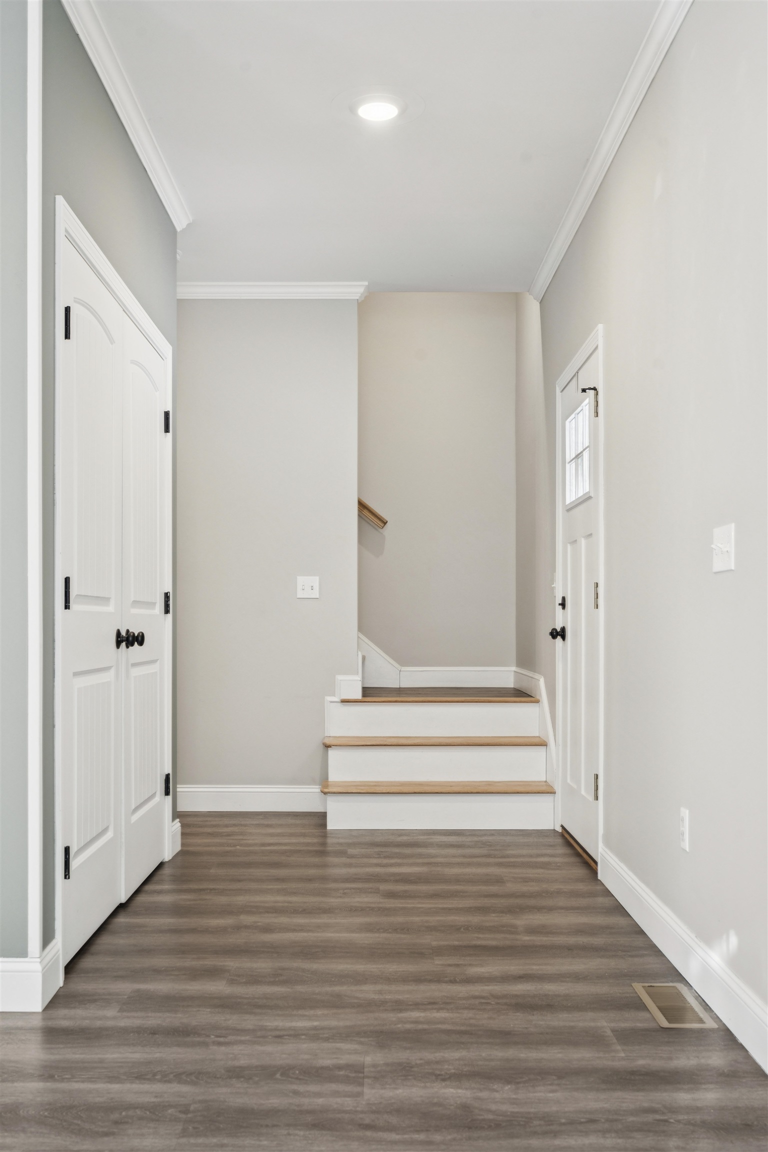 71 Range Rd, Alton, NH 03809