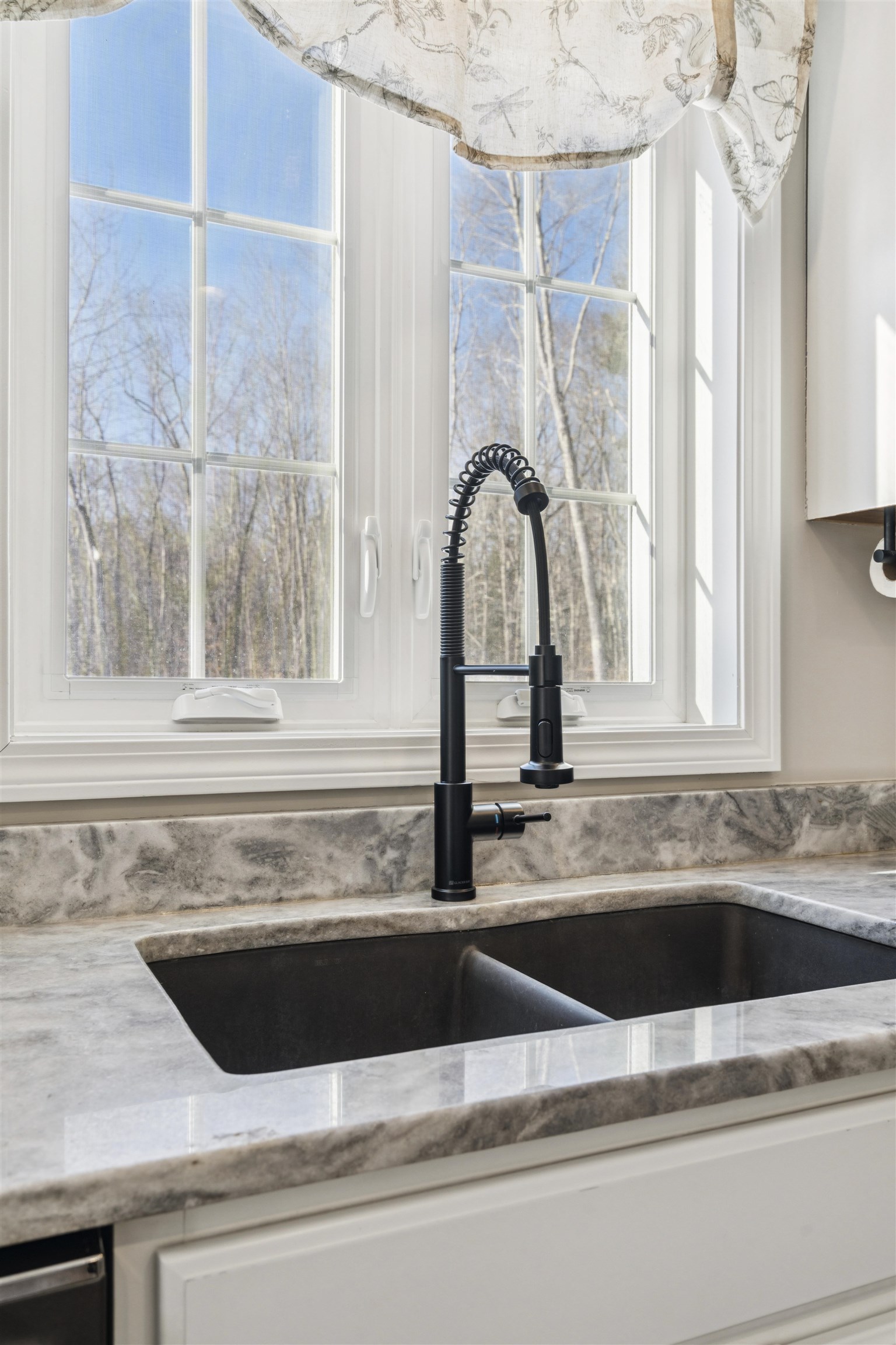 71 Range Rd, Alton, NH 03809