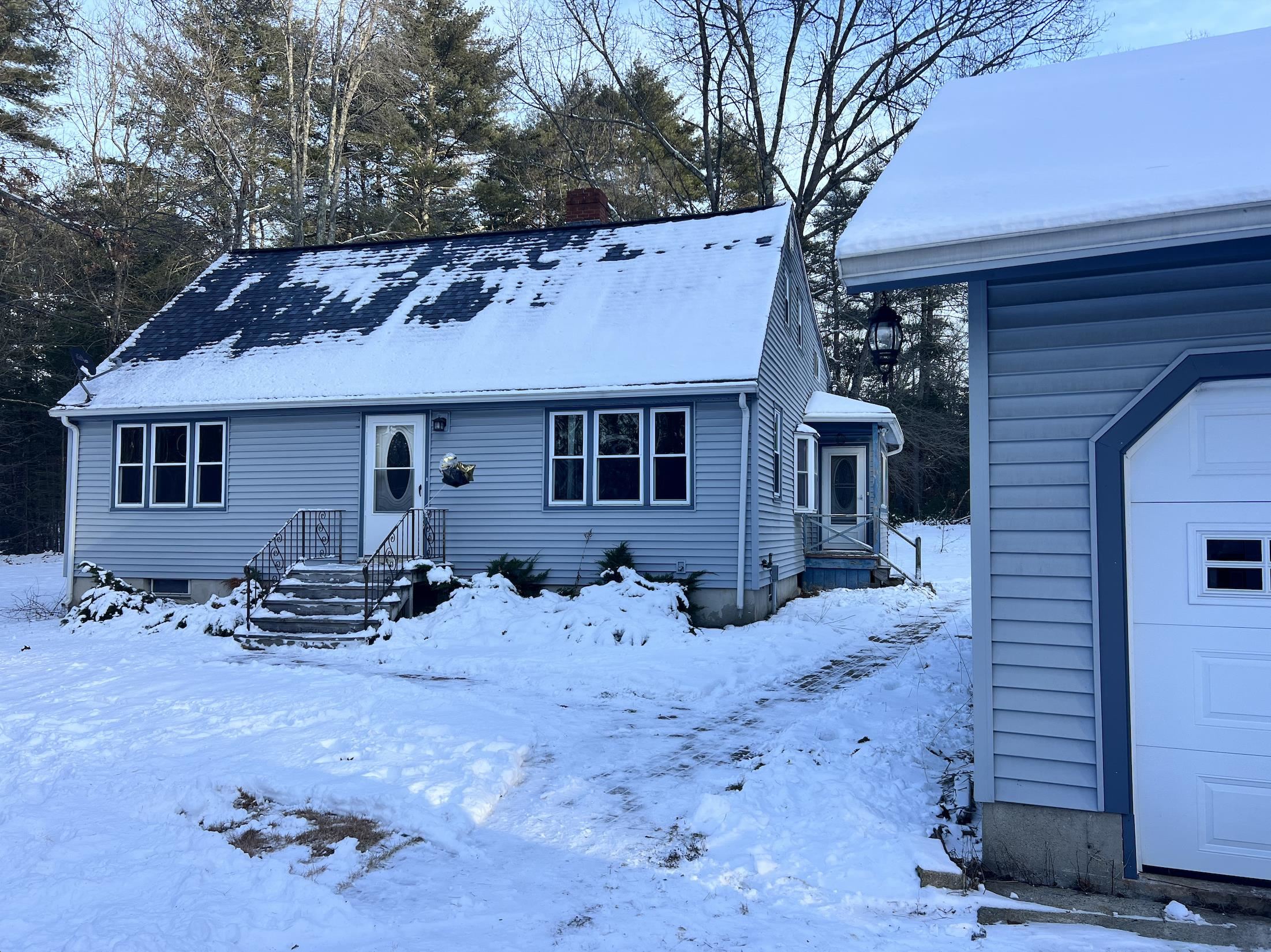 MLS 5072658: 160 S Main Street, Newton NH