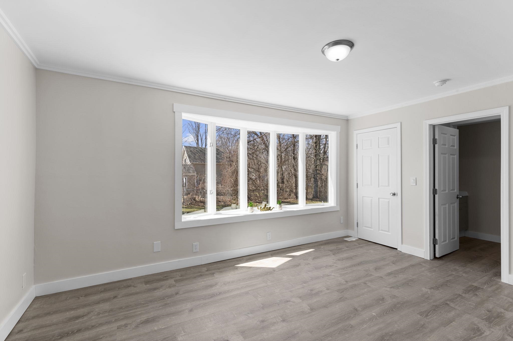 42 Bunker St, Farmington, NH 03835