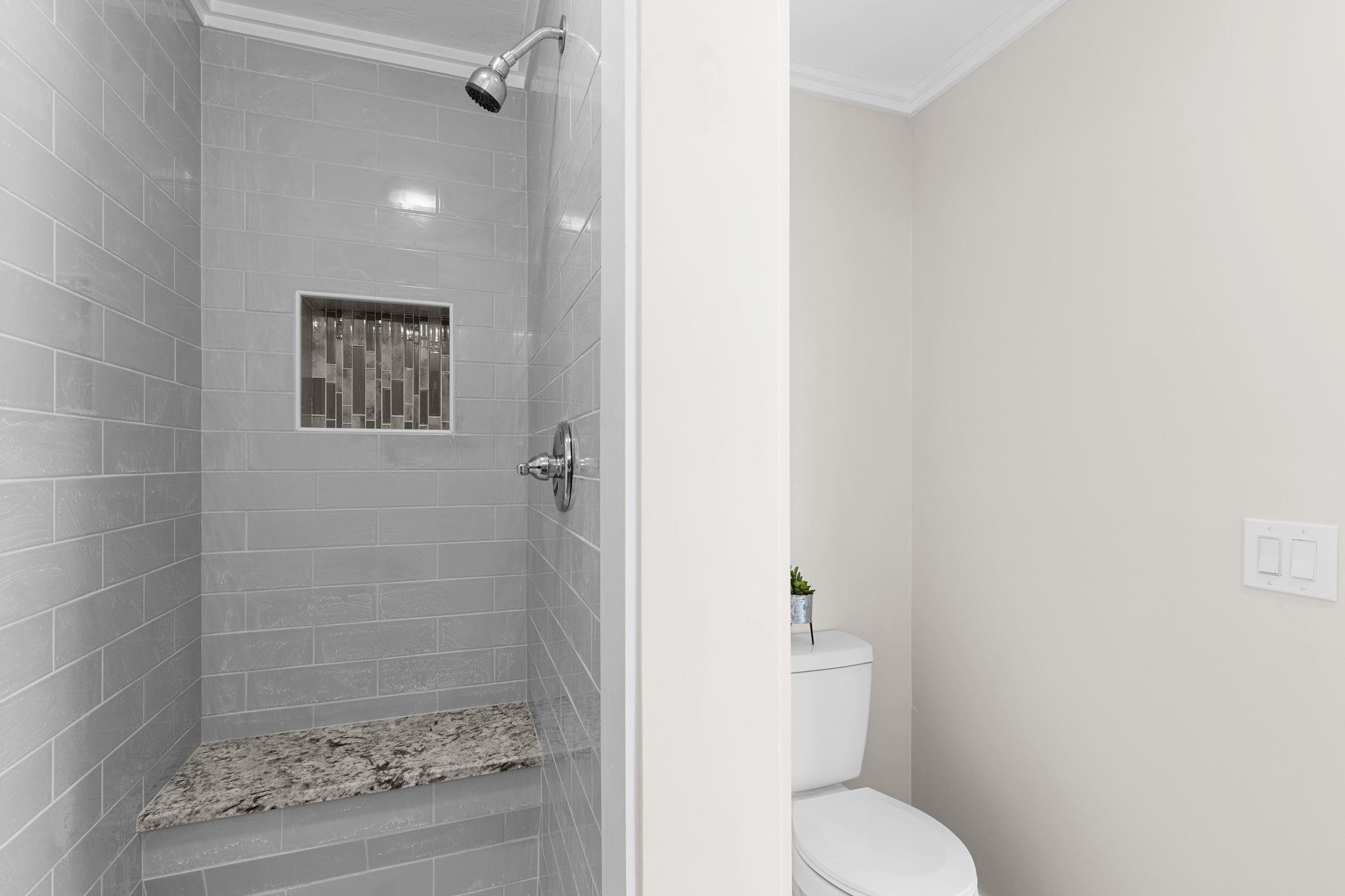 42 Bunker St, Farmington, NH 03835