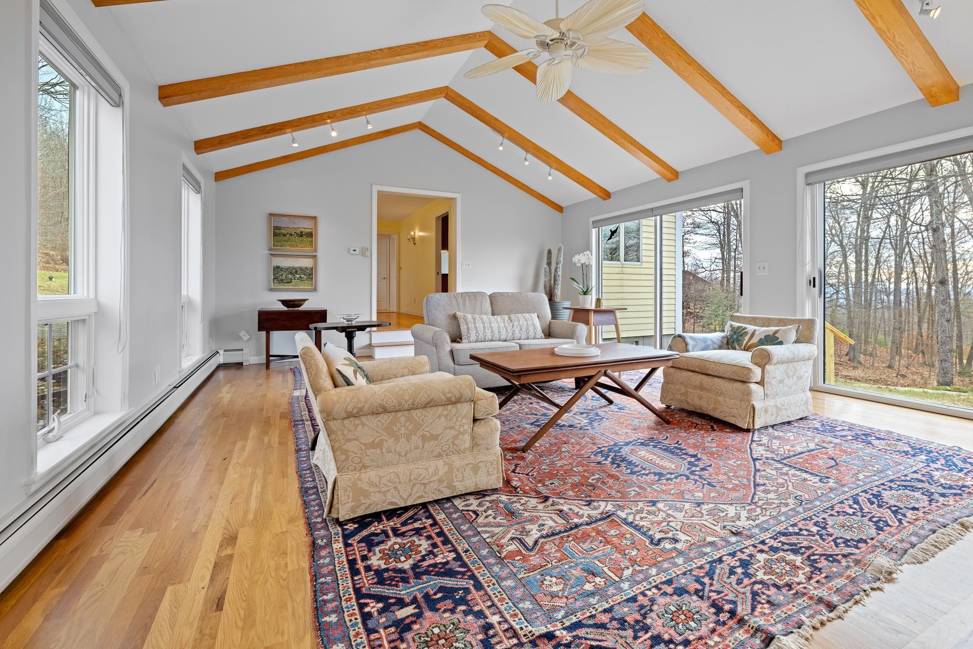 Living Room 24484564