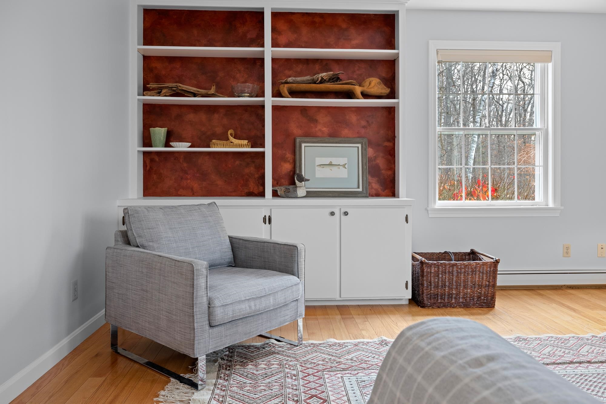 Built in shelving 24484570