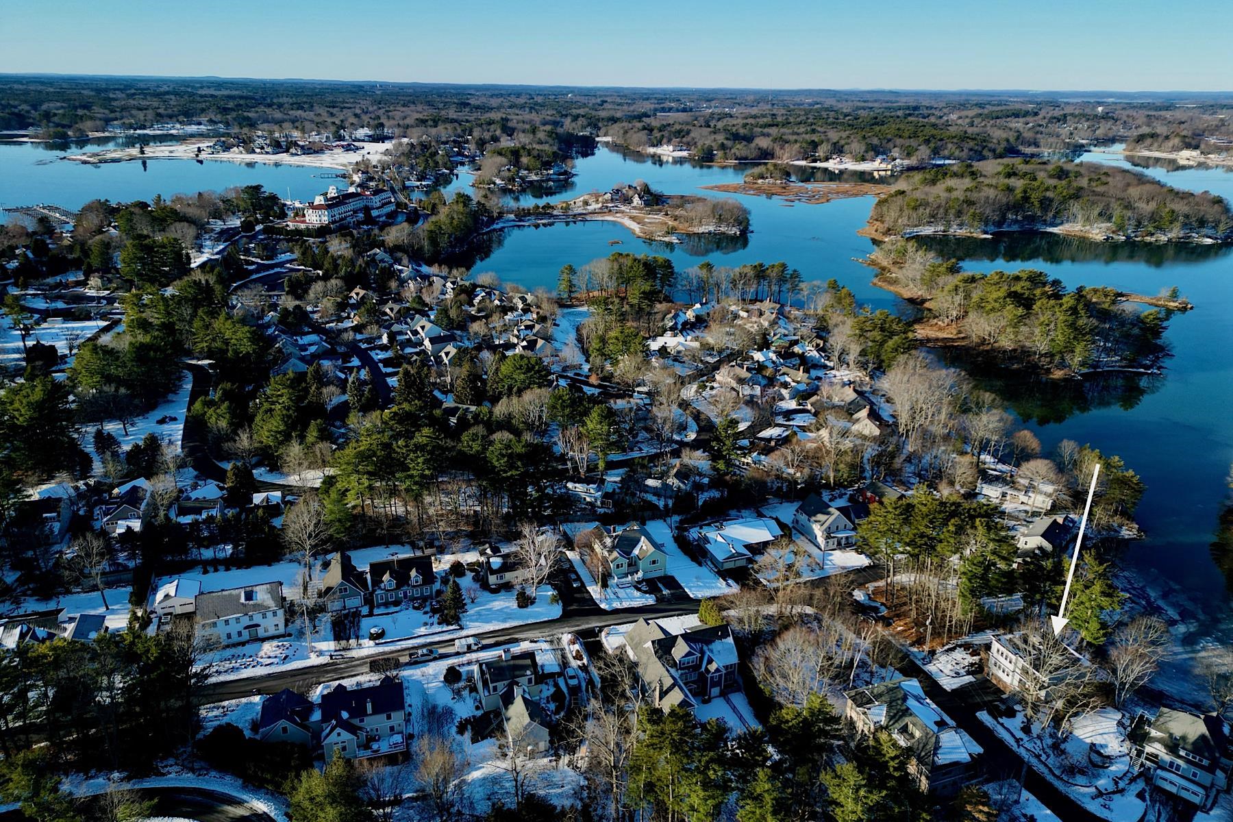 17 Lavenger Ln, New Castle, NH 03854