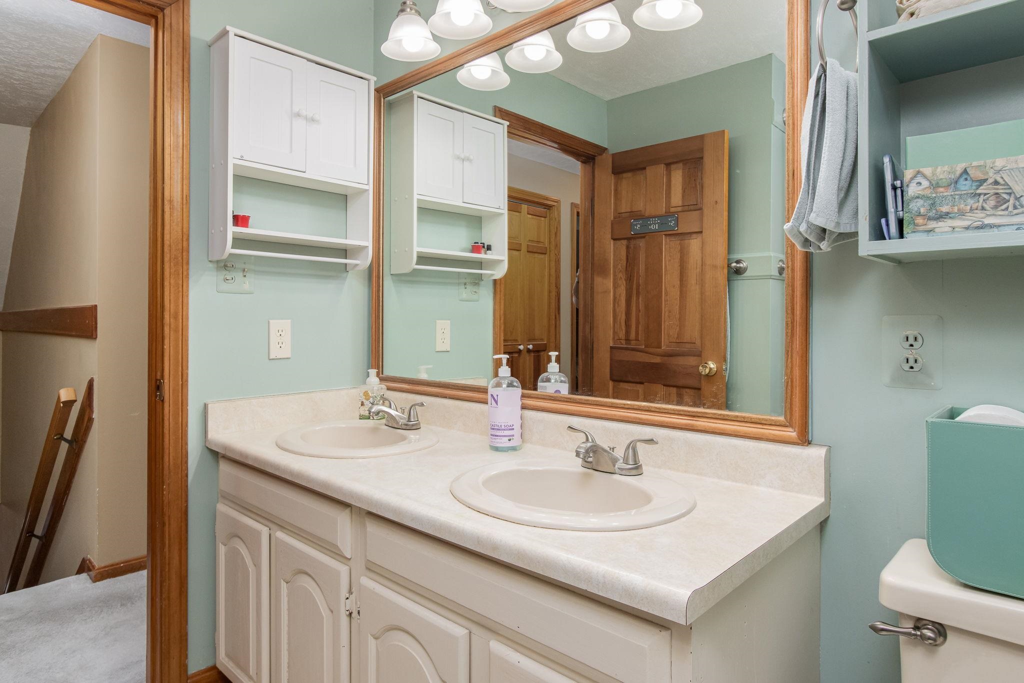 7 Turkey Ridge Rd, Newmarket, NH 03857