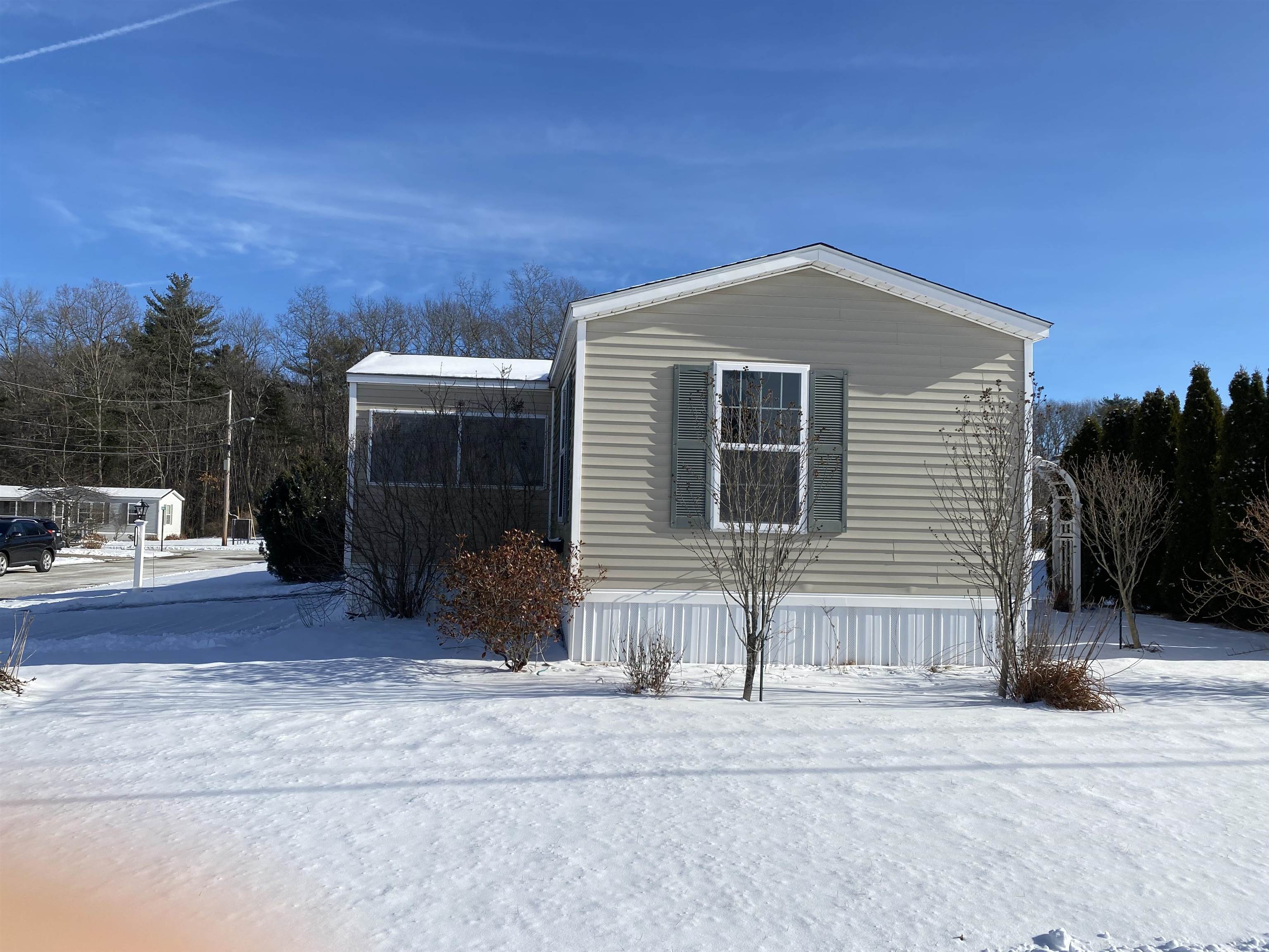 69 Nashville St, Seabrook, NH 03874