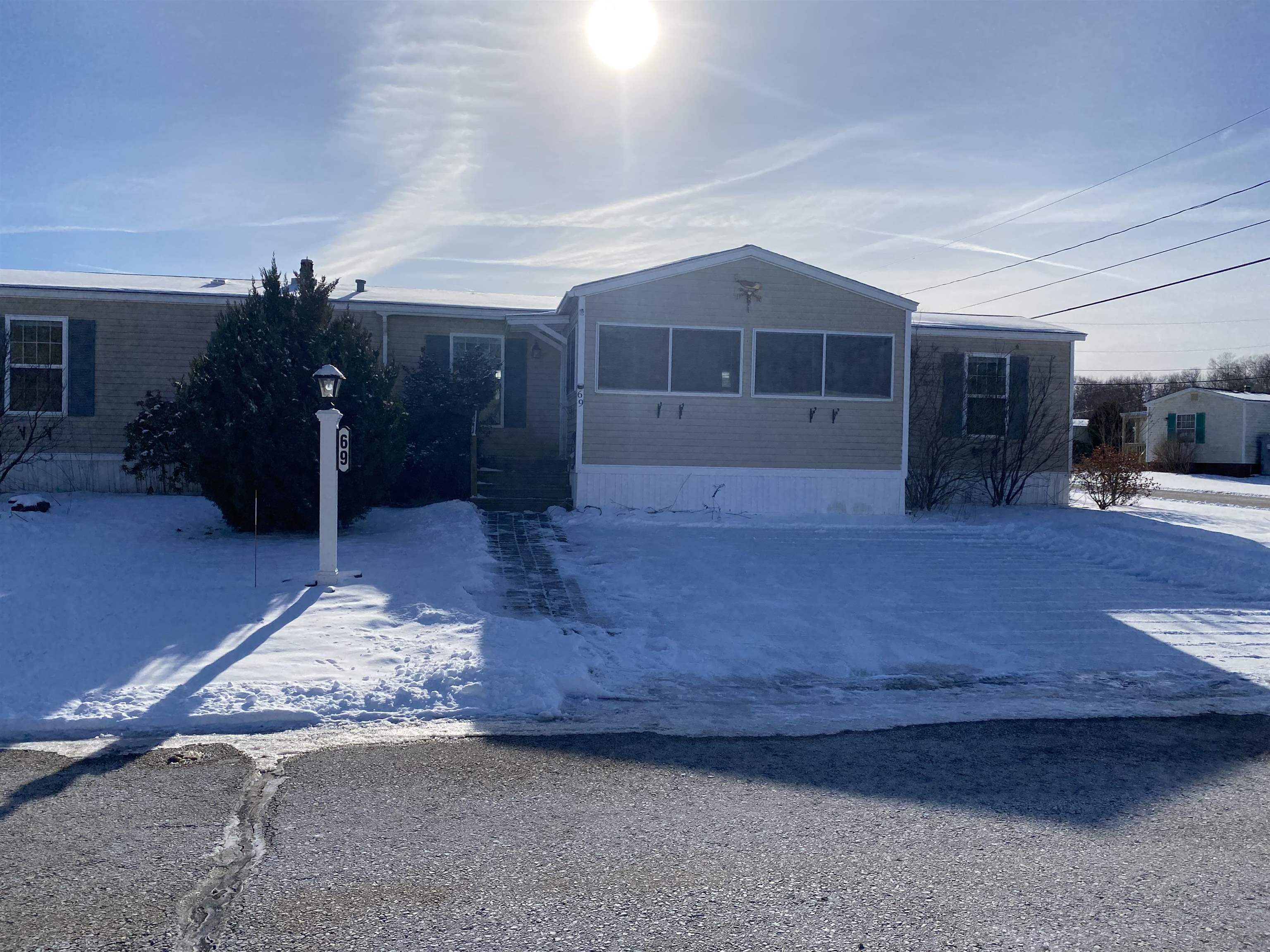 69 Nashville St, Seabrook, NH 03874