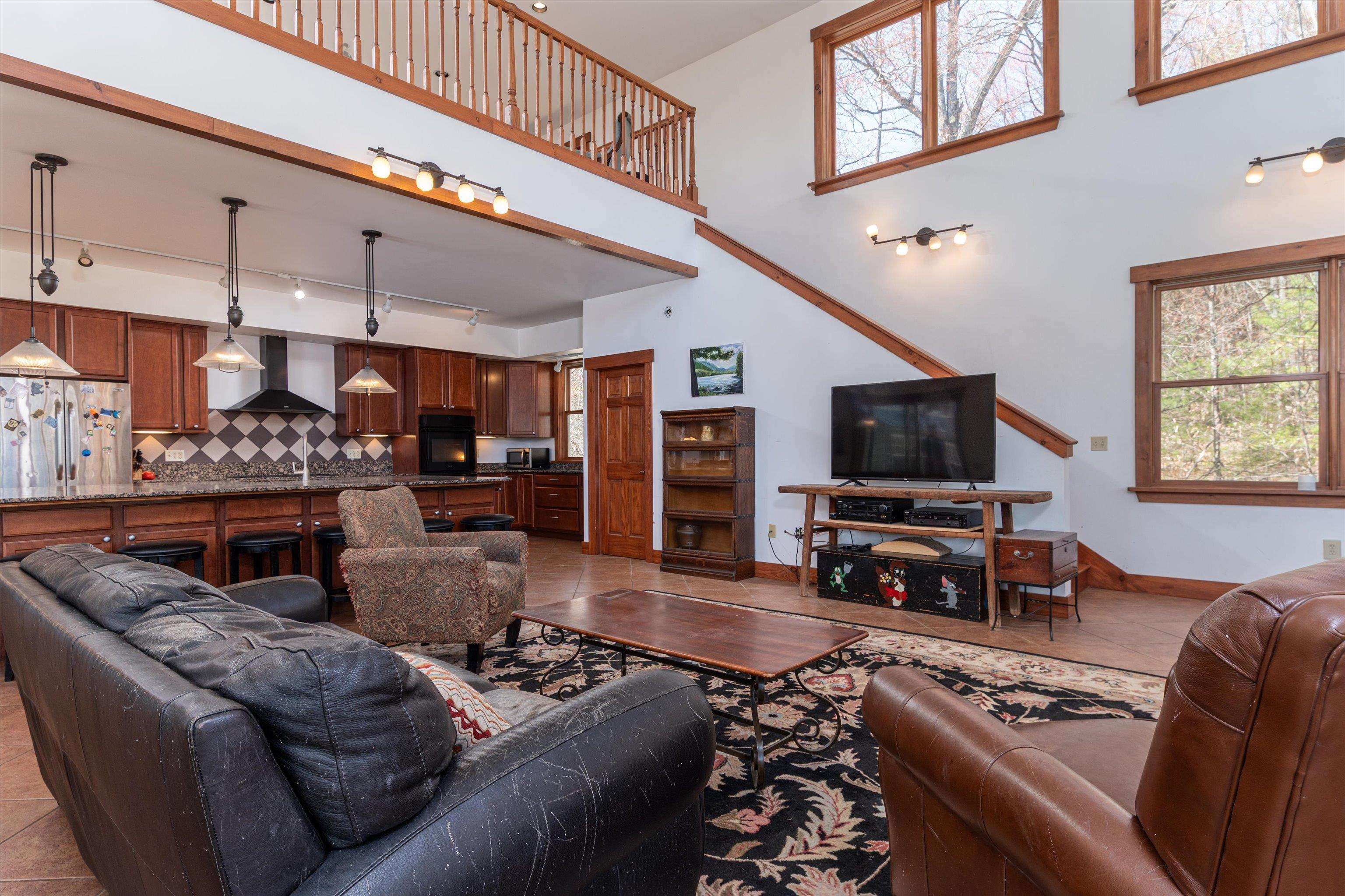 1st Floor Living room 24566476