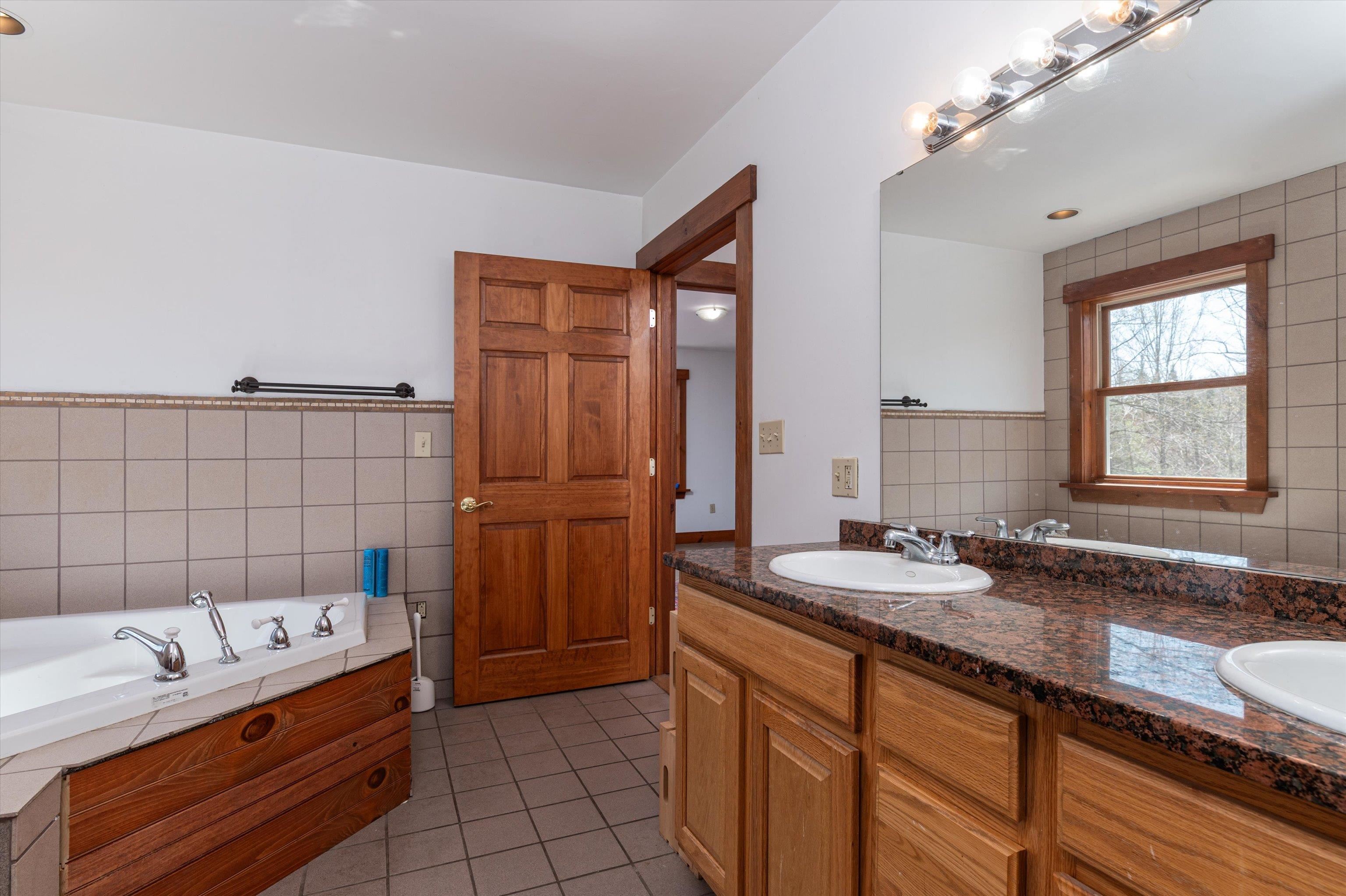 2nd Floor Primary Bathroom 24566496