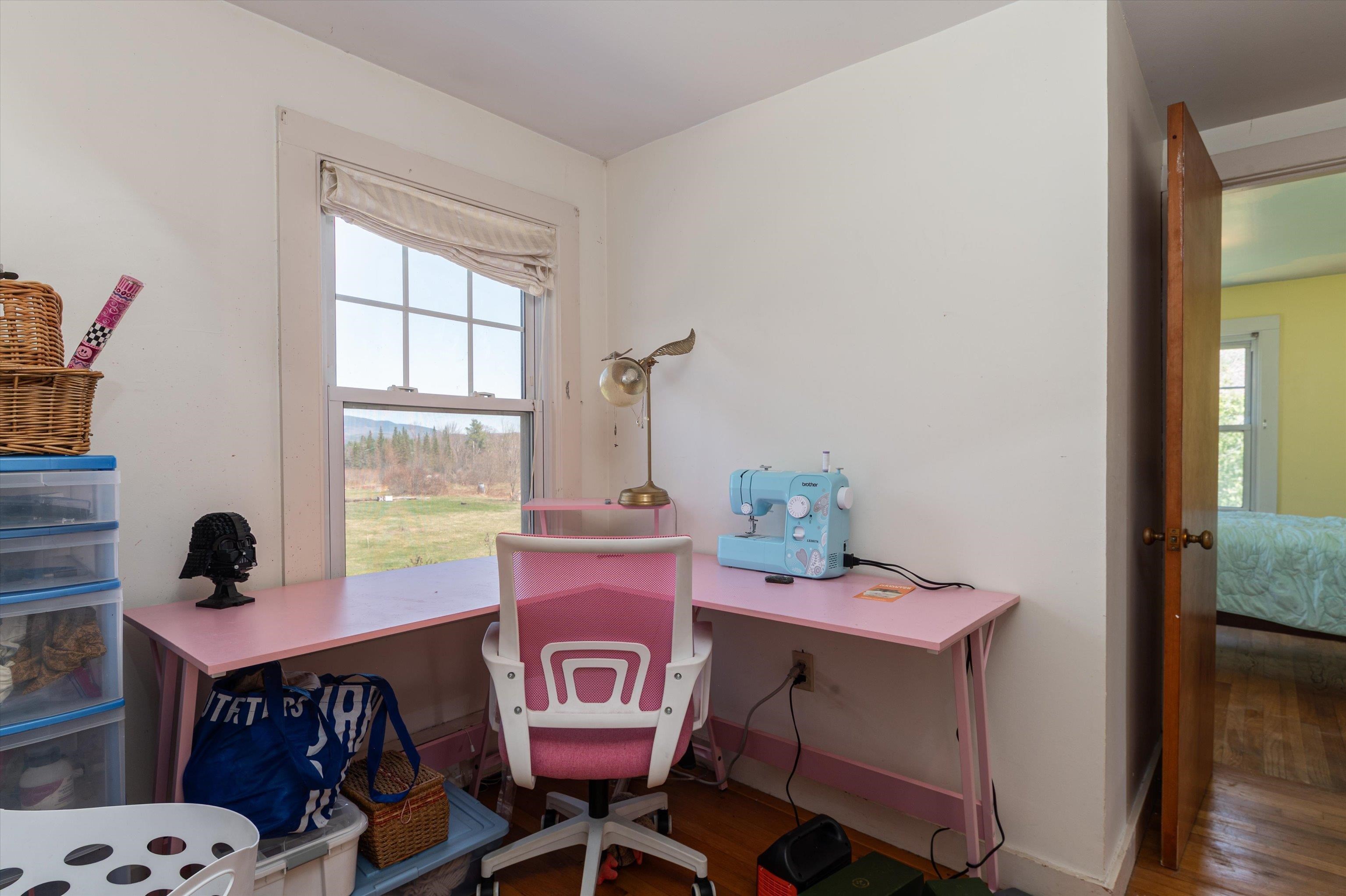 2nd Floor Study Nook 24566489