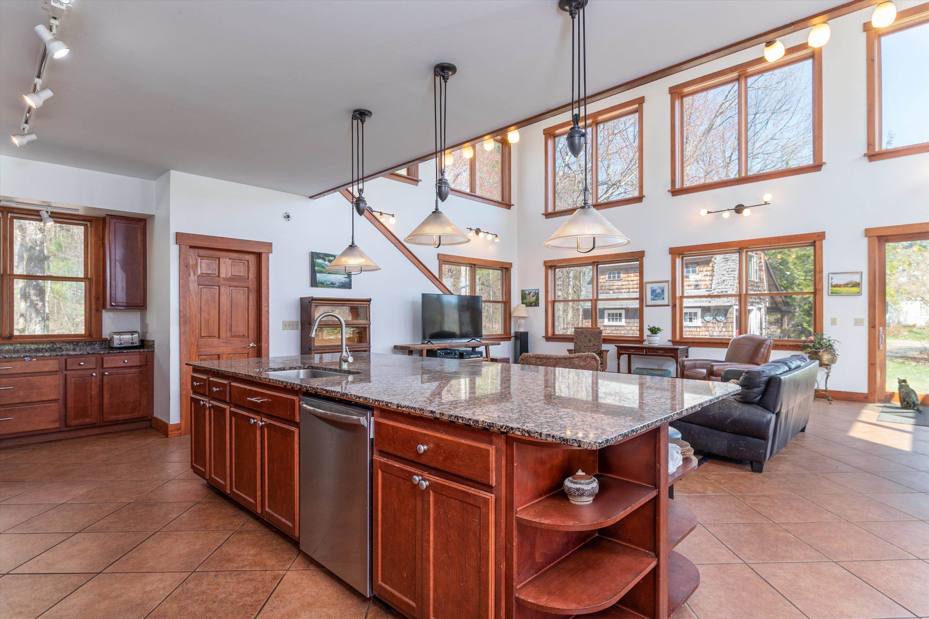 1st Floor Kitchen 24566467