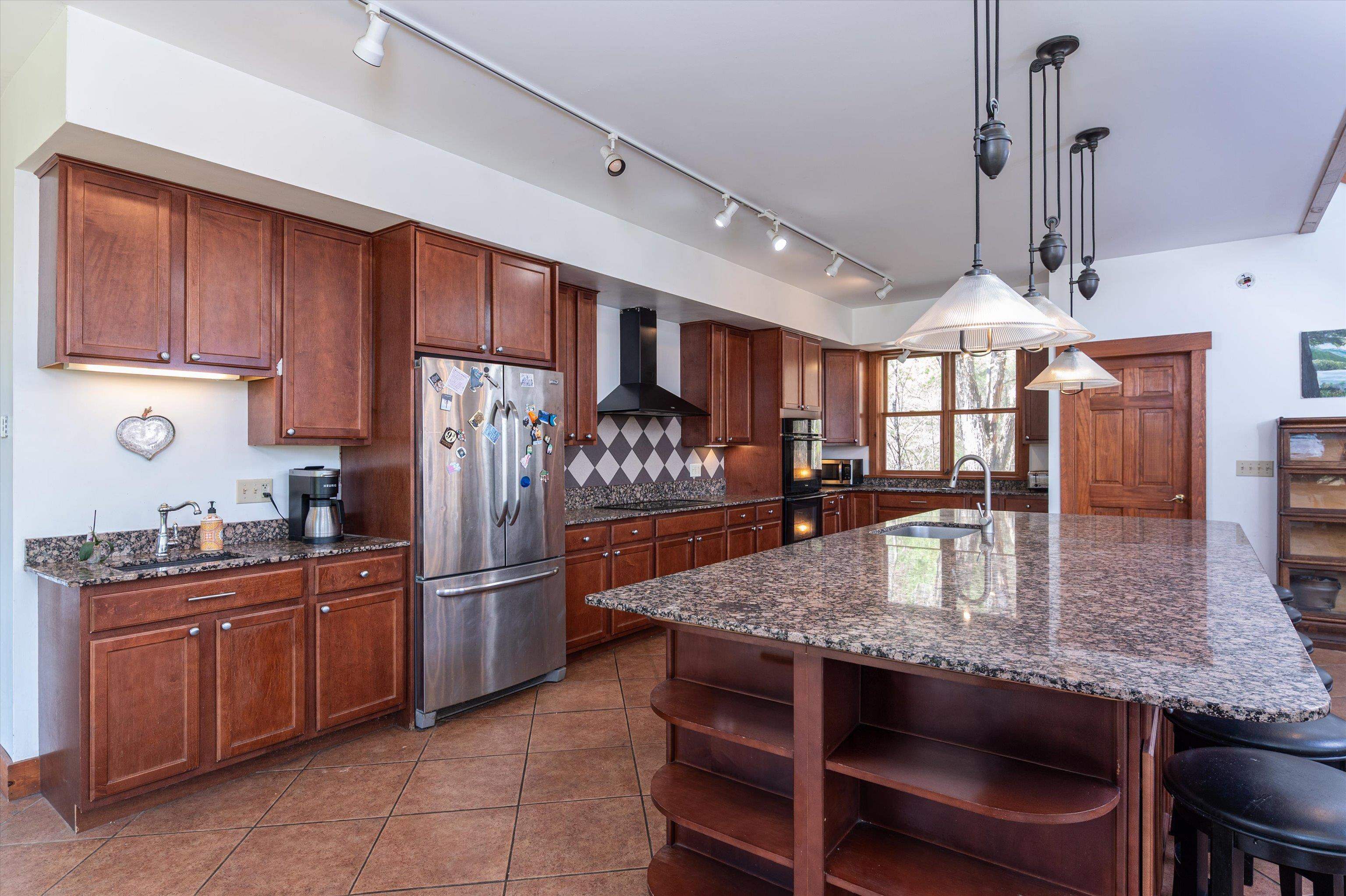 1st Floor Kitchen 24566470