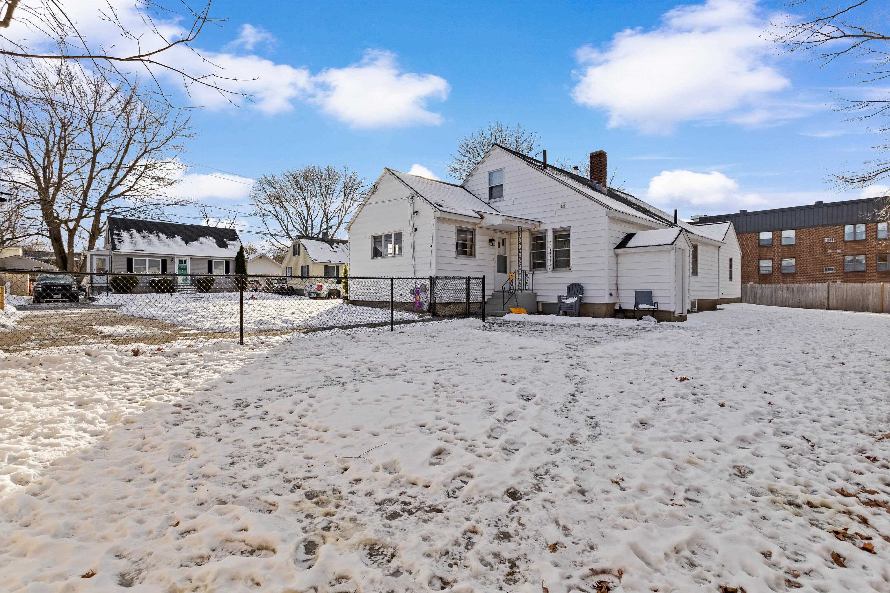 93 Armand Ave, Manchester, NH 03103