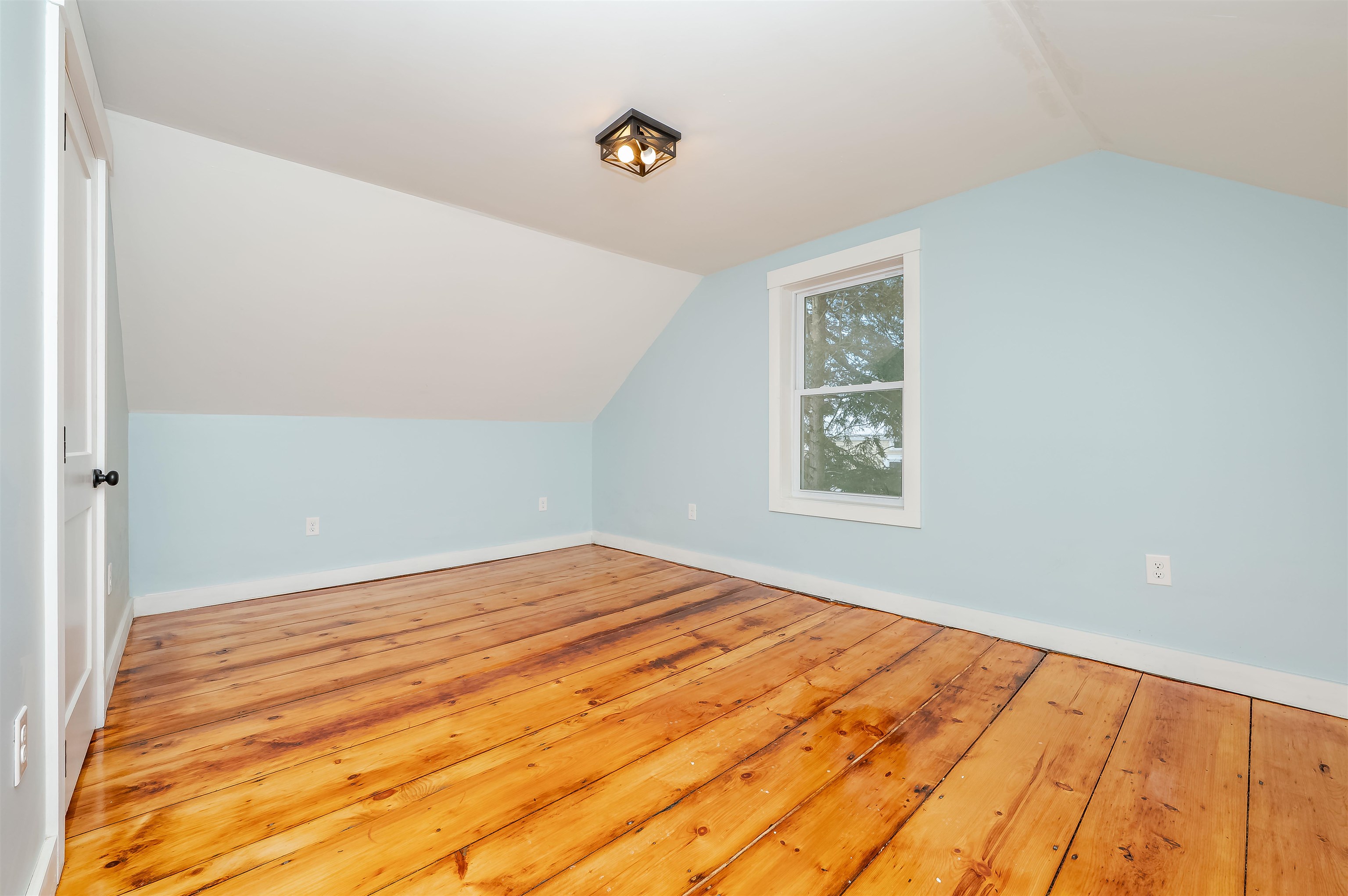 65 Main St, Milton, NH 03852